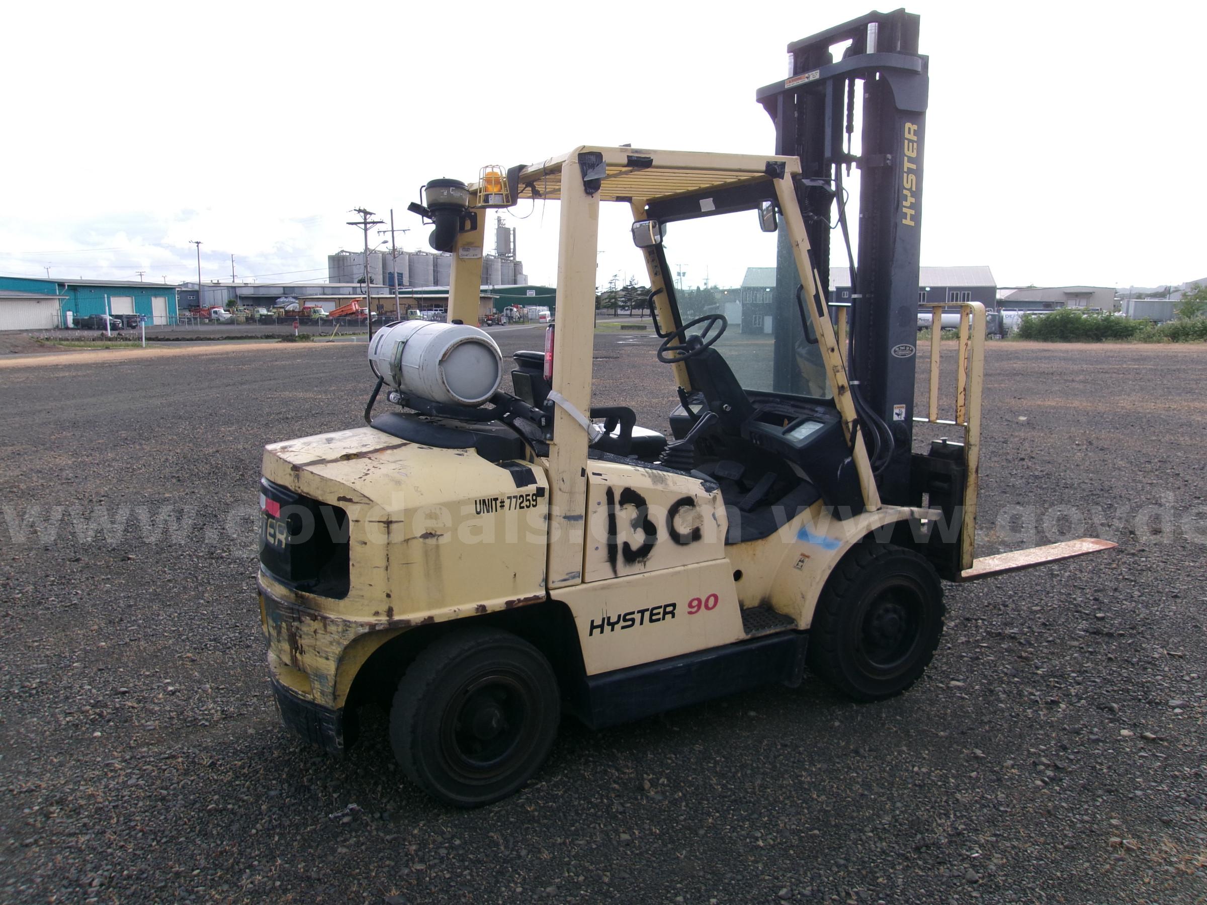 Forklift Hyster H90XMS 8800Lb Cap. Hyster 8800Lb Government Surplus Auction - Photo #2