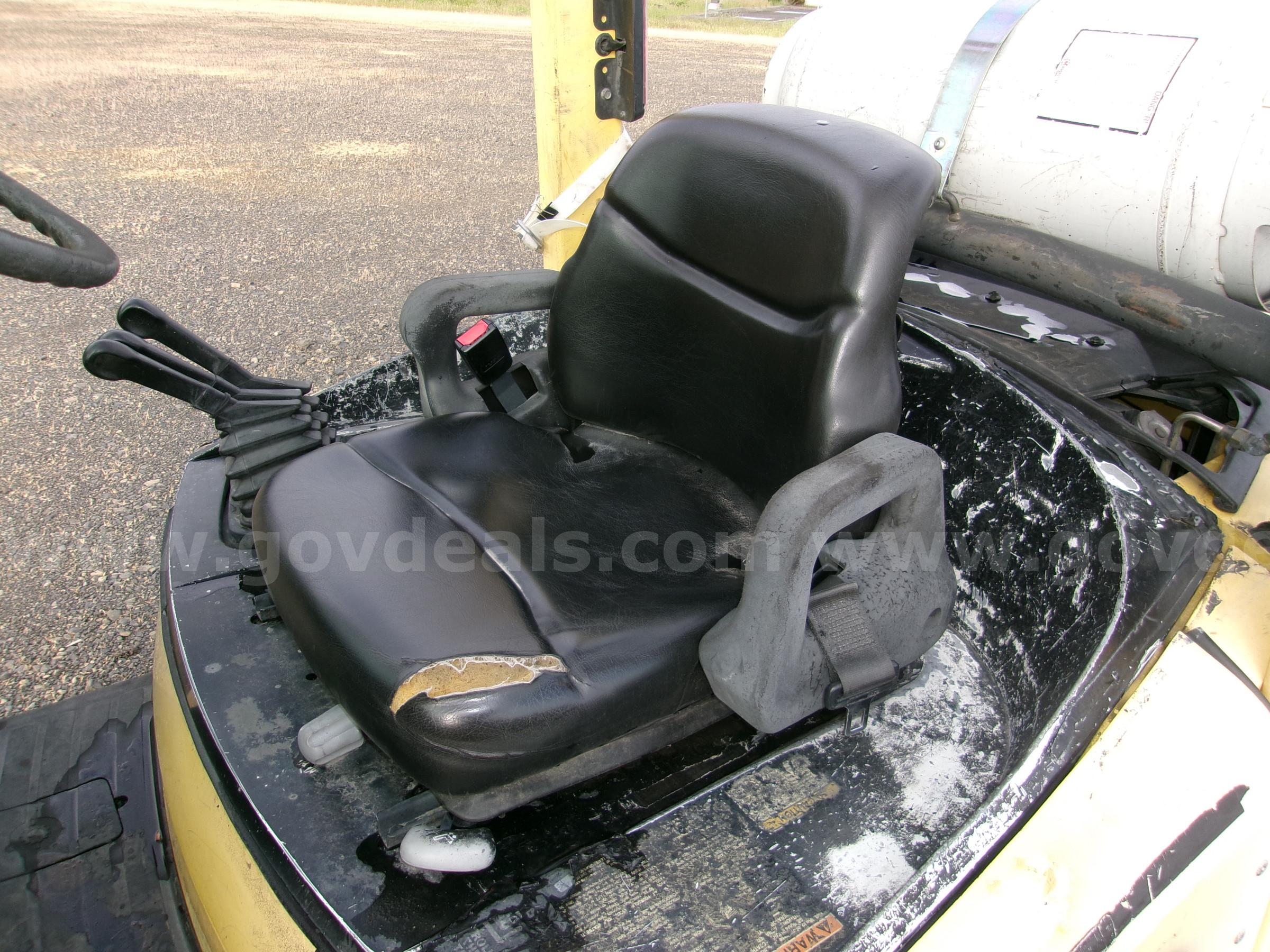 Forklift Hyster H90XMS 8800Lb Cap. Hyster 8800Lb Government Surplus Auction - Photo #4
