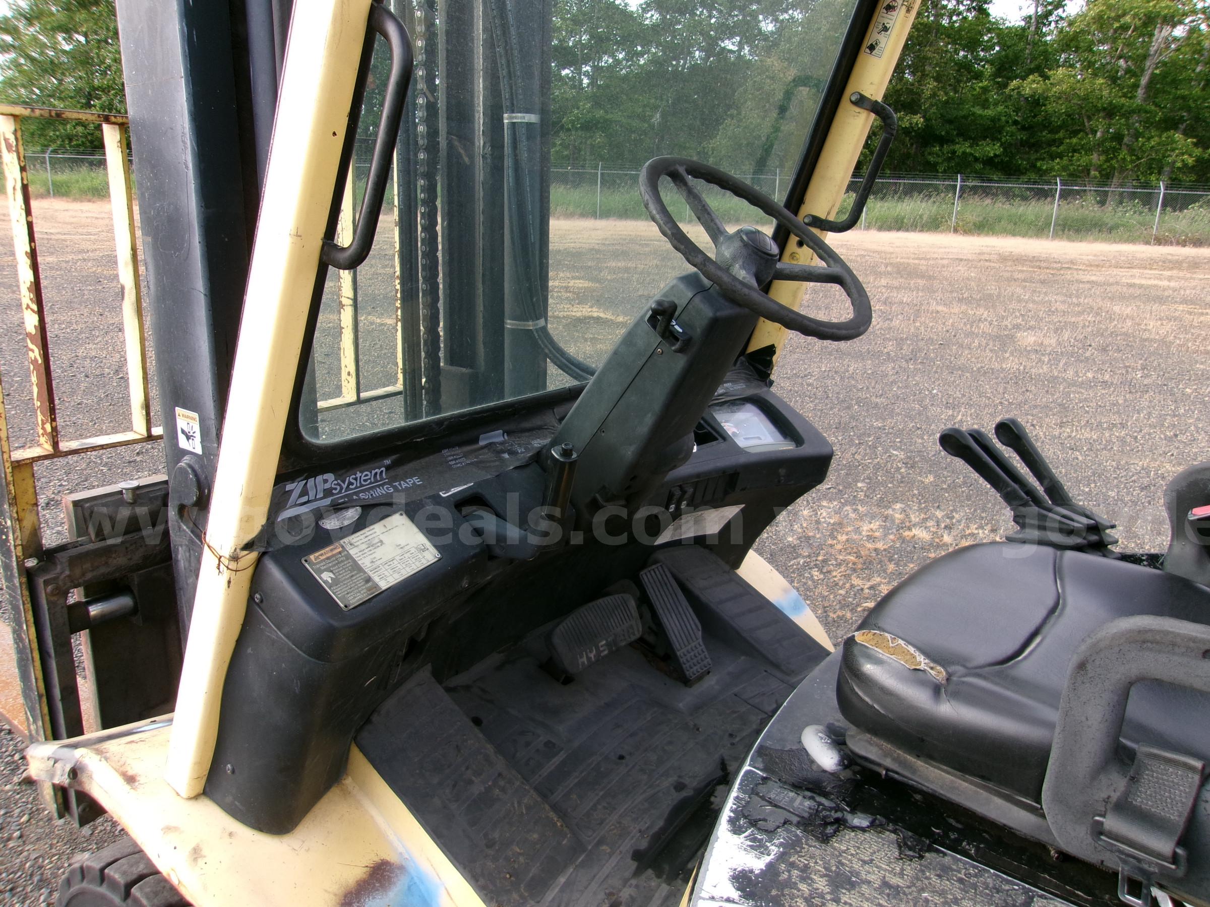 Forklift Hyster H90XMS 8800Lb Cap. Hyster 8800Lb Government Surplus Auction - Photo #6