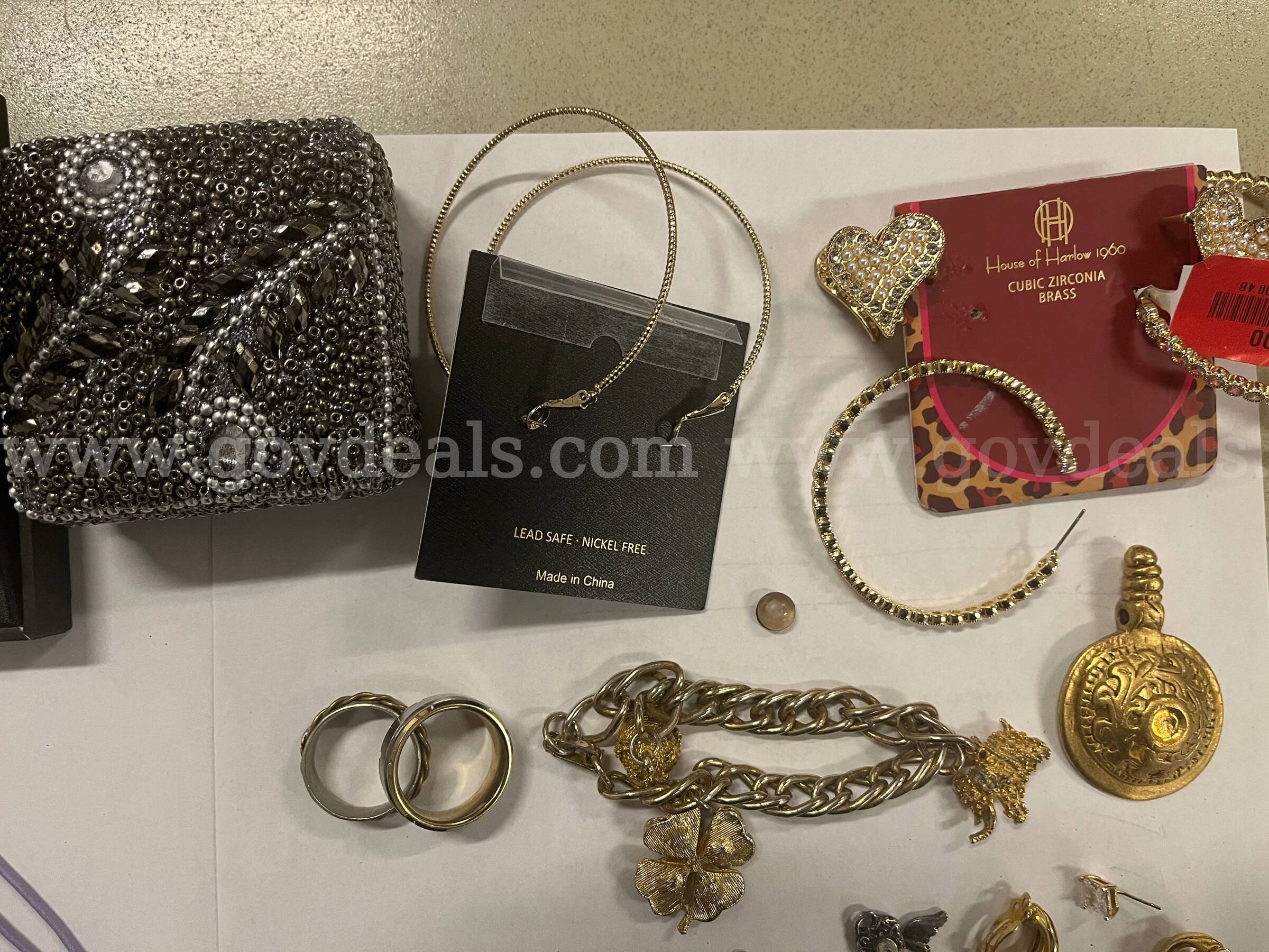 Fashion jewelry lot Mult  Government Surplus Auction - Photo #2