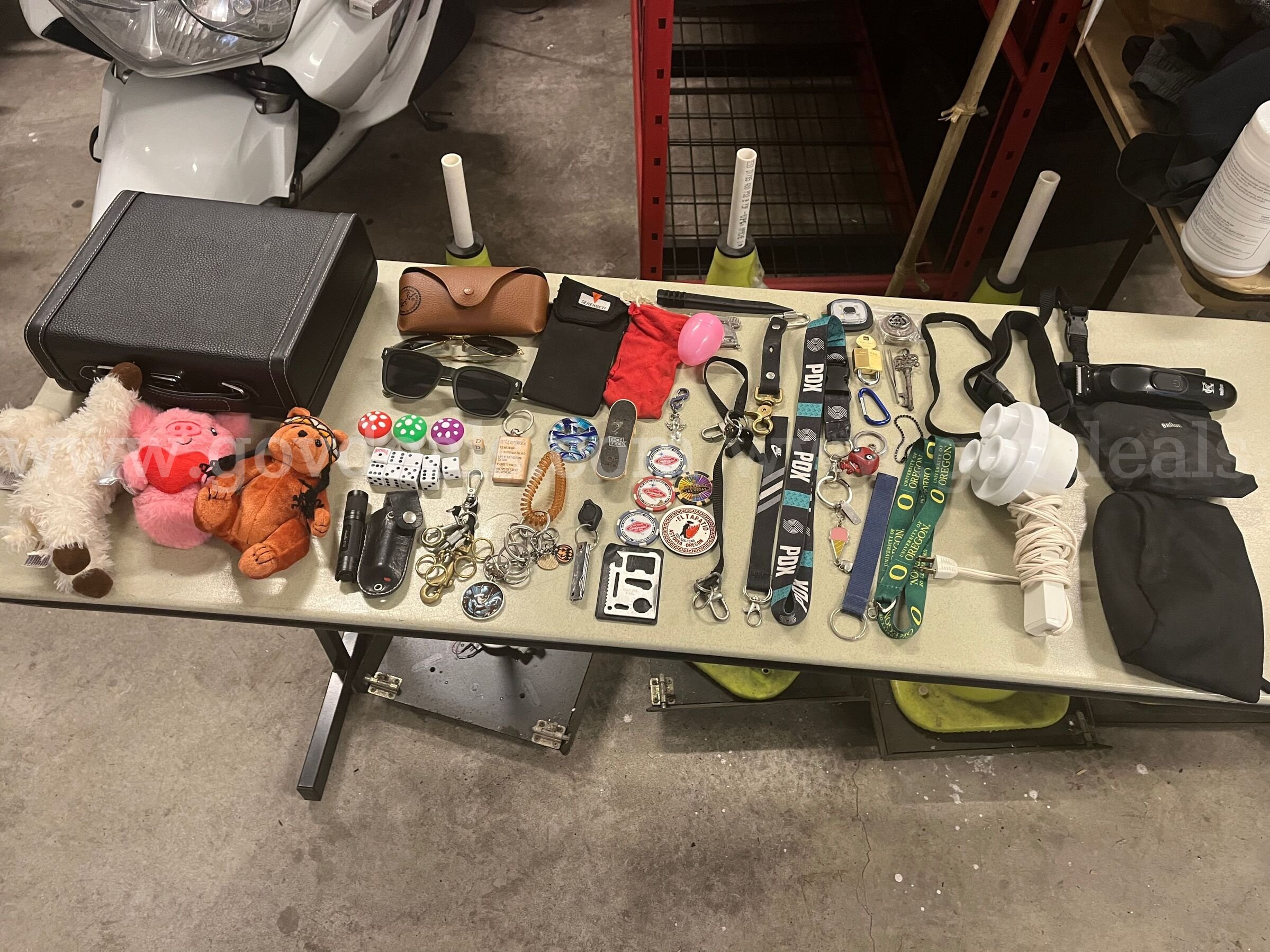 Misc item lot   Government Surplus Auction - Primary Photo