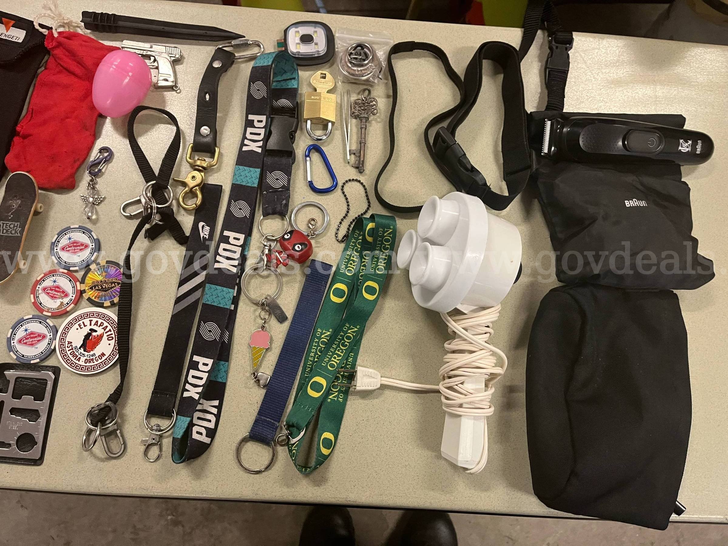 Misc item lot   Government Surplus Auction - Photo #2
