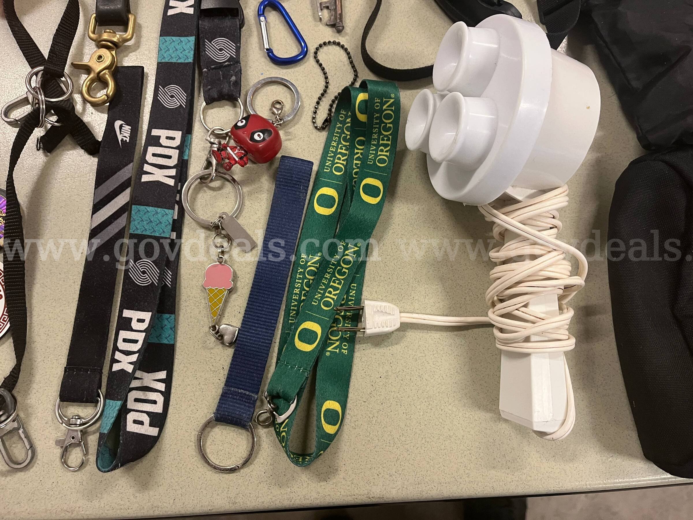 Misc item lot   Government Surplus Auction - Photo #4