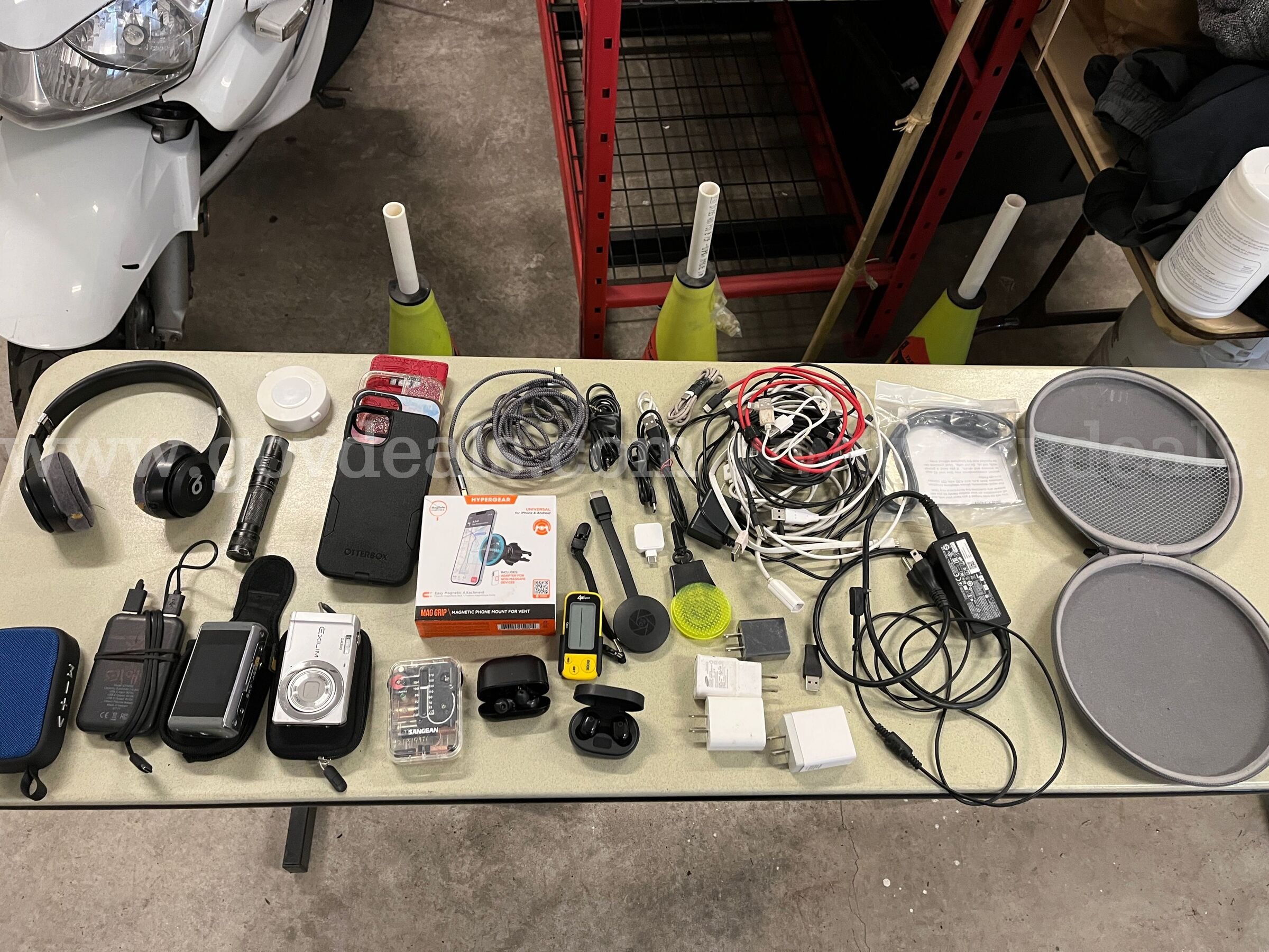 Electronics lot