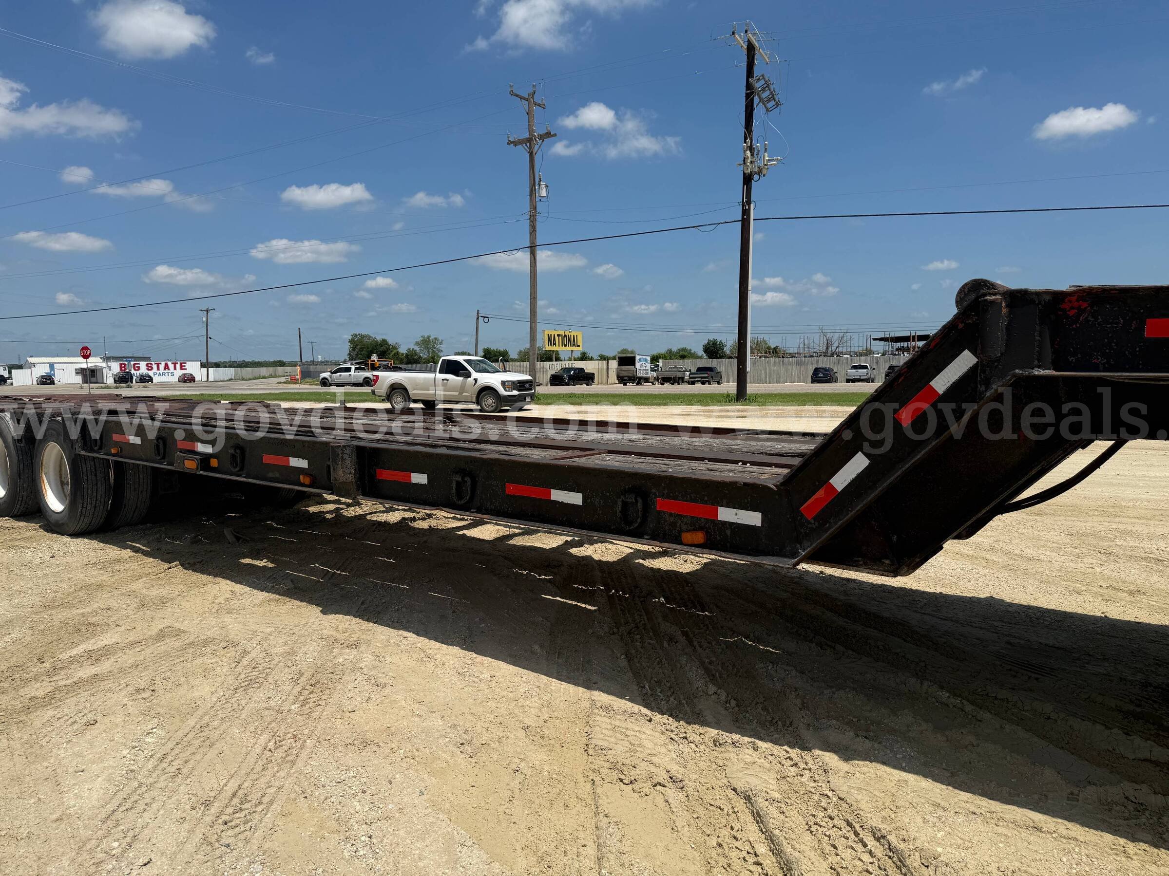 Drop Deck Trailer siebert lowboy Government Surplus Auction - Primary Photo