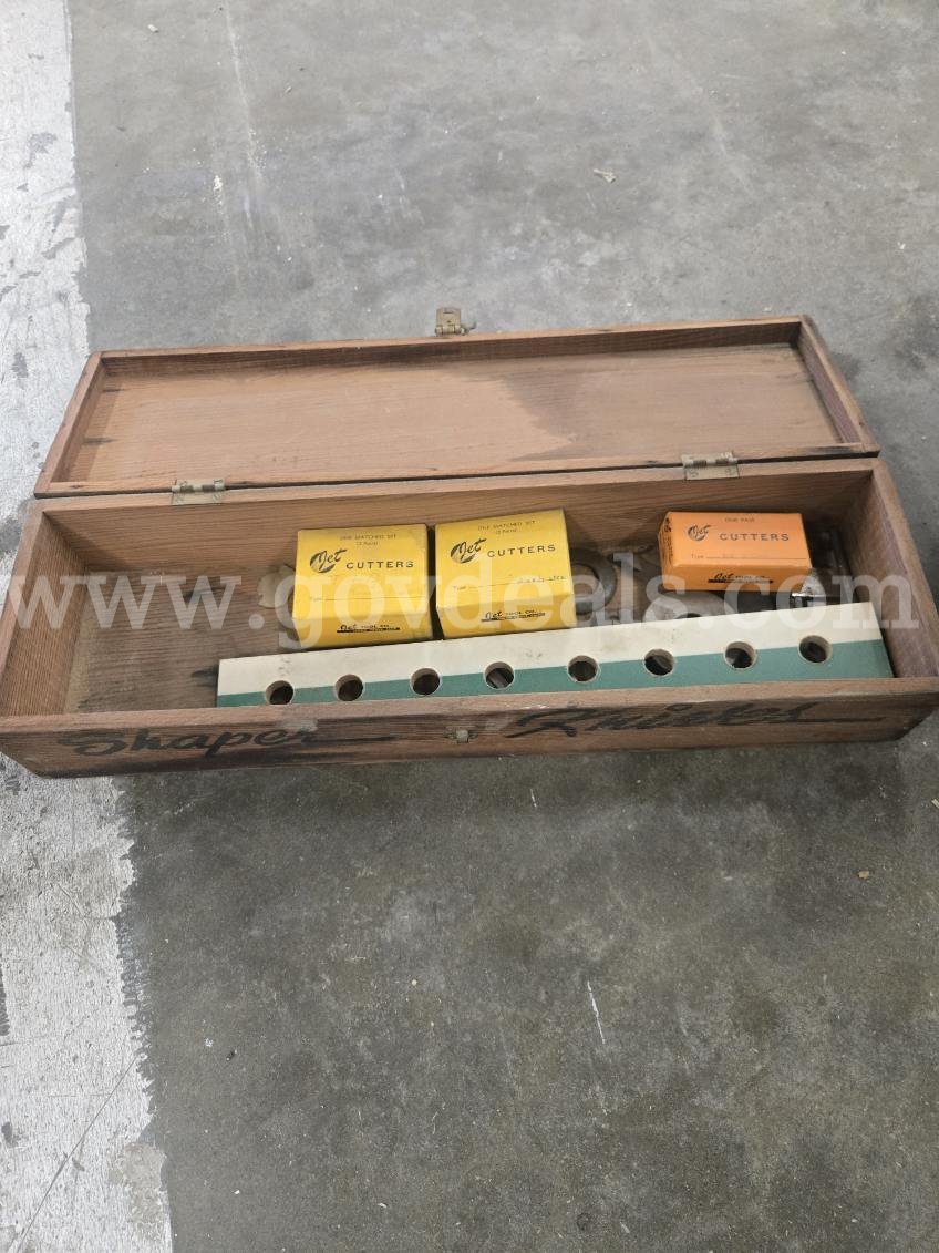 Delta Heavy Duty 2 Speed Wood Shaper Delta 43-375 Government Surplus Auction - Photo #2