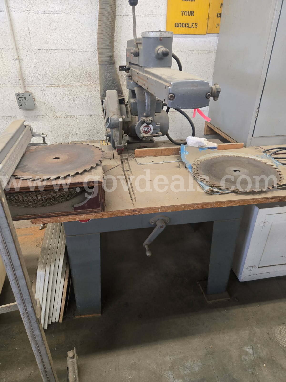 Delta Rockwell 12. Radial Arm Saw