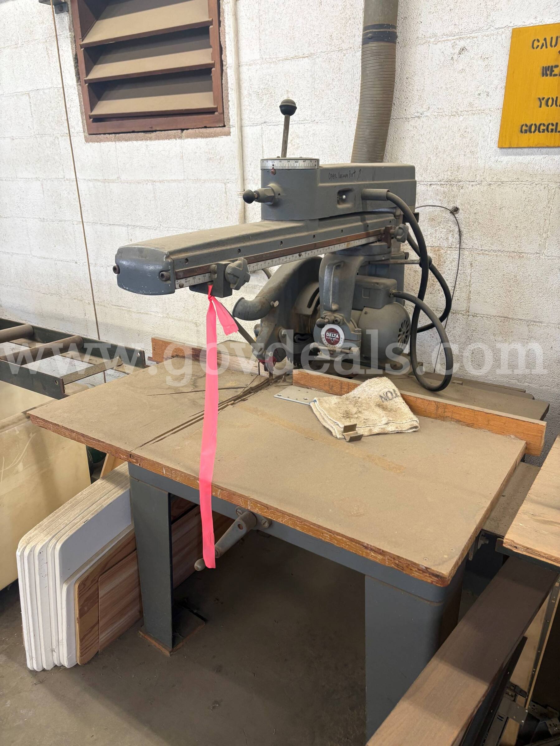 Delta Rockwell 12. Radial Arm Saw Delta  Government Surplus Auction - Photo #3