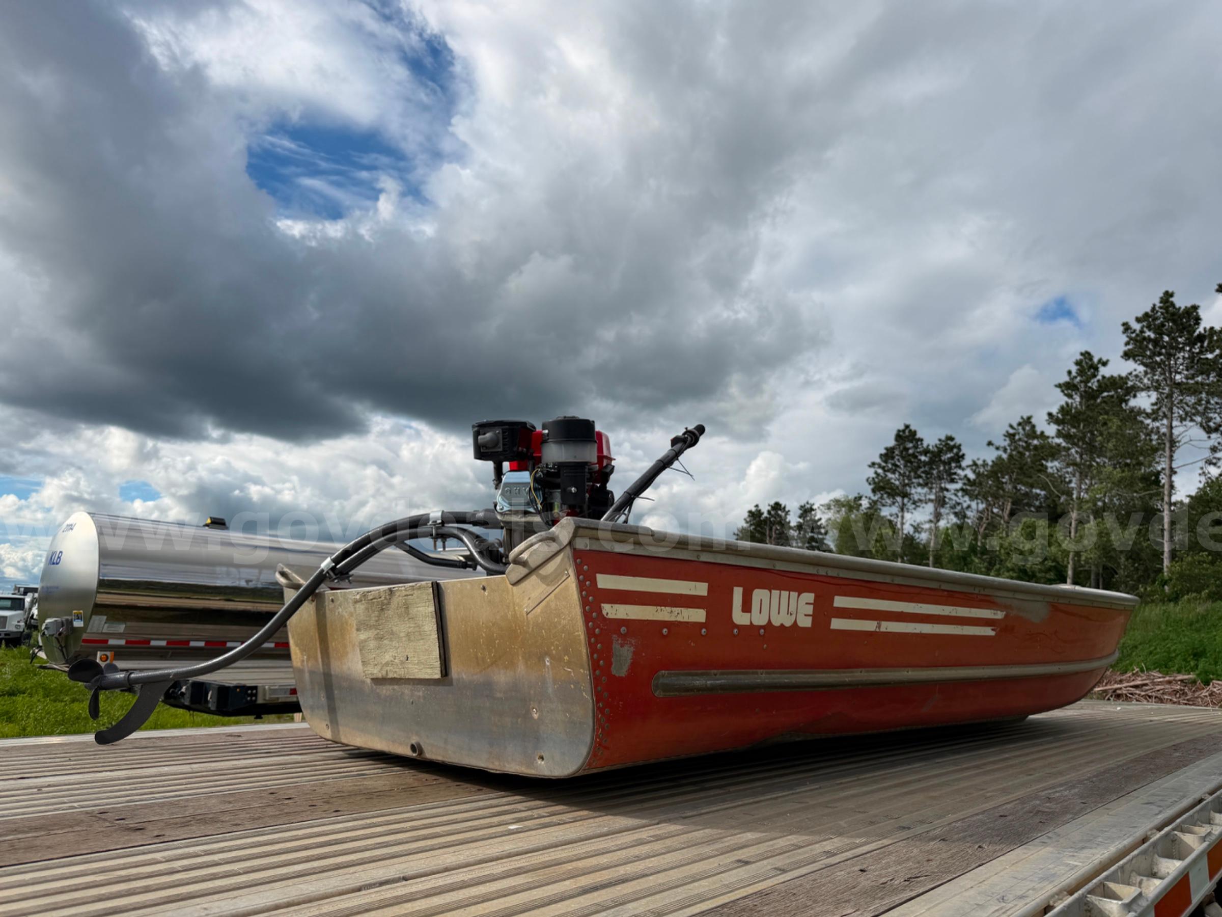 LOWE BOAT AND MOTOR LOWE BOAT Government Surplus Auction - Photo #2