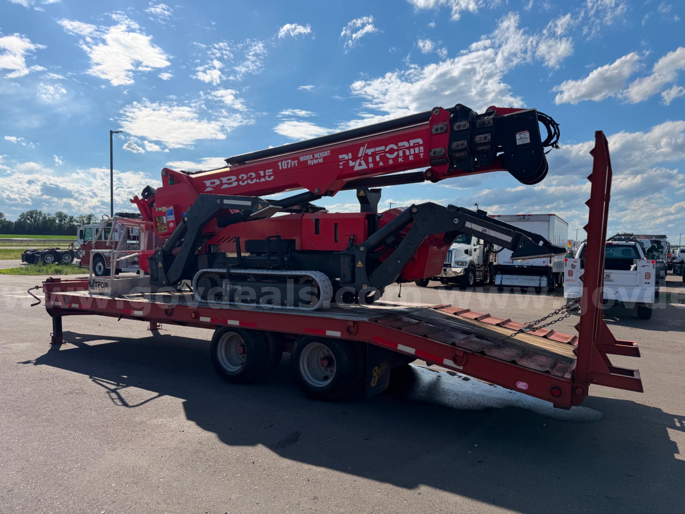 PLATFORM BASKET PB 33 15 TRACK LIFT PLATFORM BASKET PB 33-15 Government Surplus Auction - Photo #2