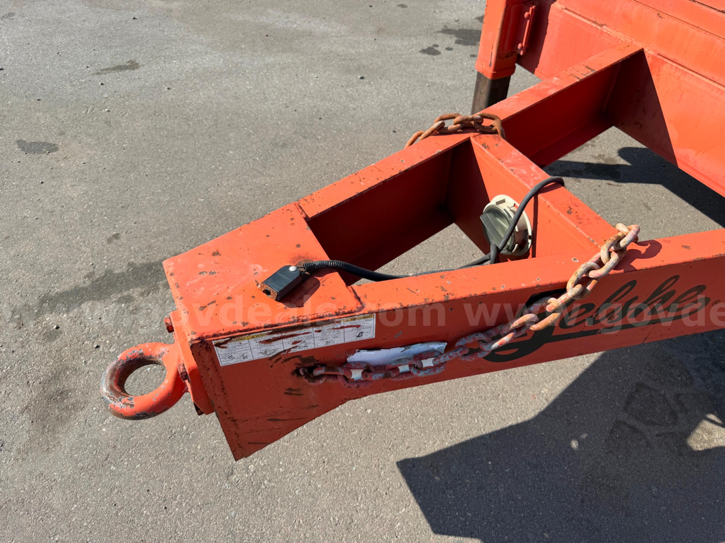 PLATFORM BASKET PB 33 15 TRACK LIFT PLATFORM BASKET PB 33-15 Government Surplus Auction - Photo #6
