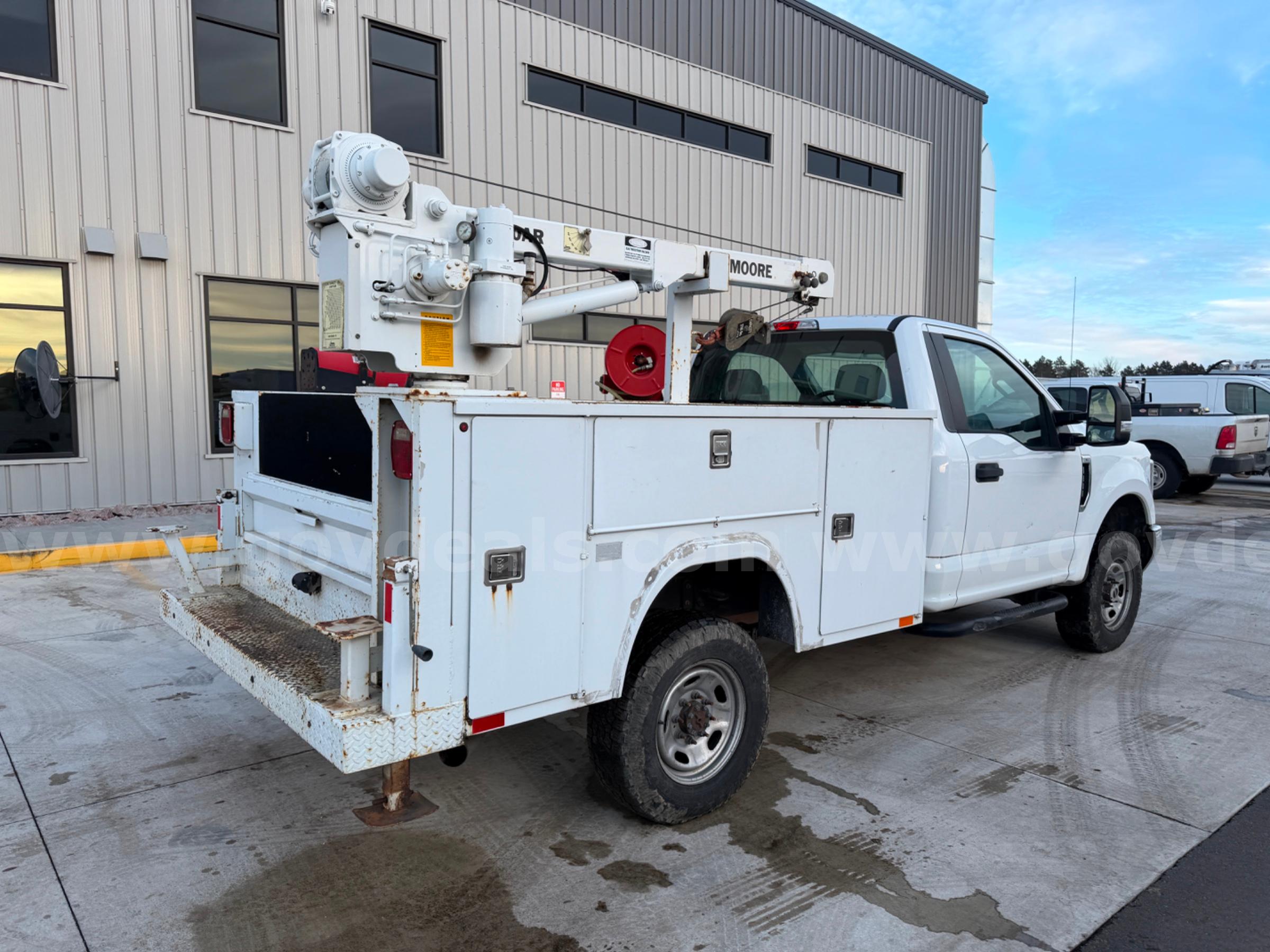 2019 FORD F250 SUPER DUTY 4X4 SERVICE CRANE FORD F250 Government Surplus Auction - Photo #3