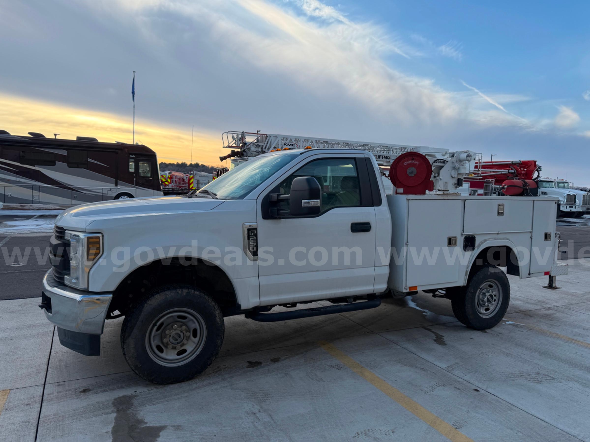 2019 FORD F250 SUPER DUTY 4X4 SERVICE CRANE FORD F250 Government Surplus Auction - Photo #5