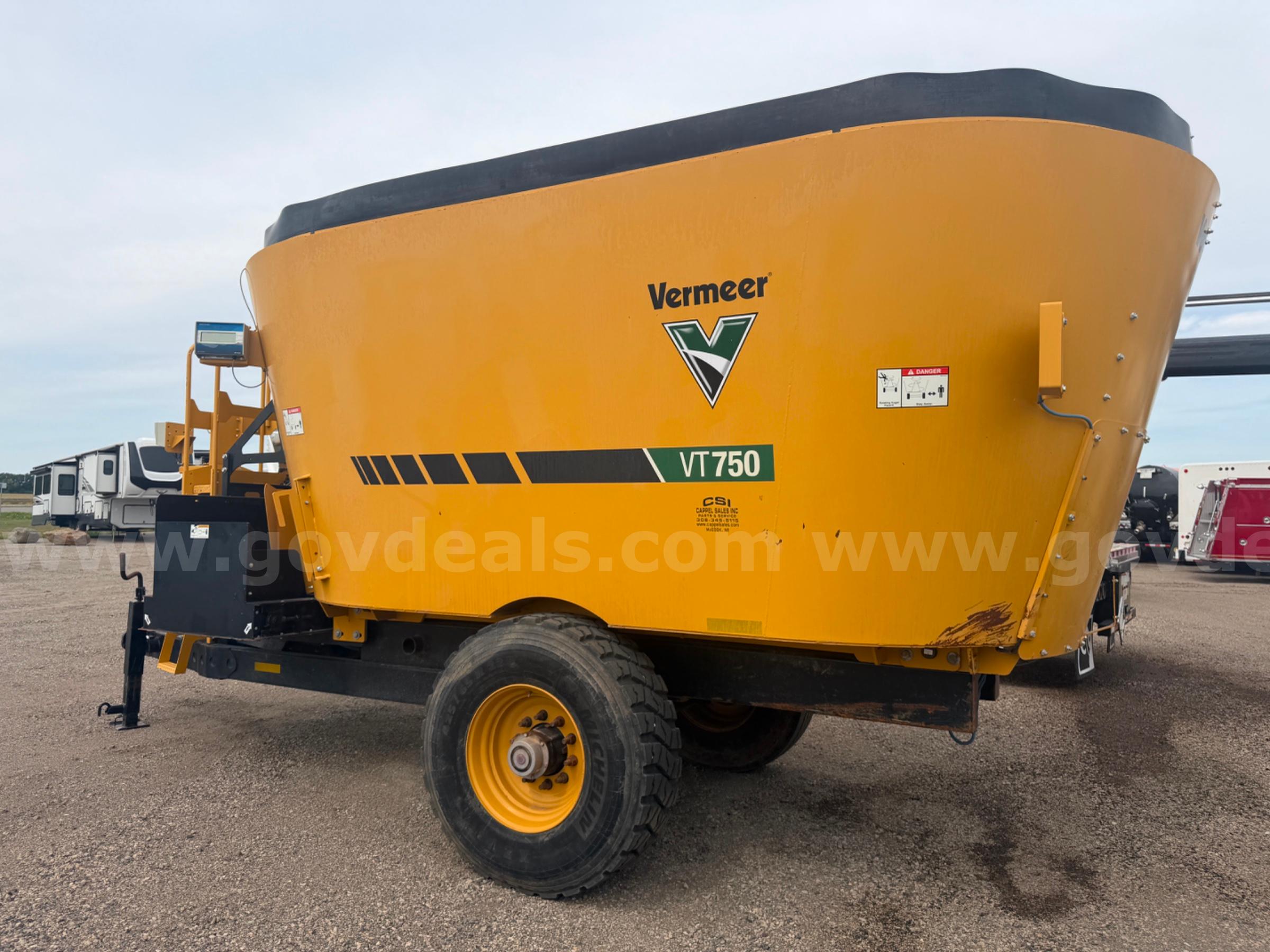 2023 VERMEER VT750 FEED / MIXER WAGON VERMEER VT750 Government Surplus Auction - Photo #5