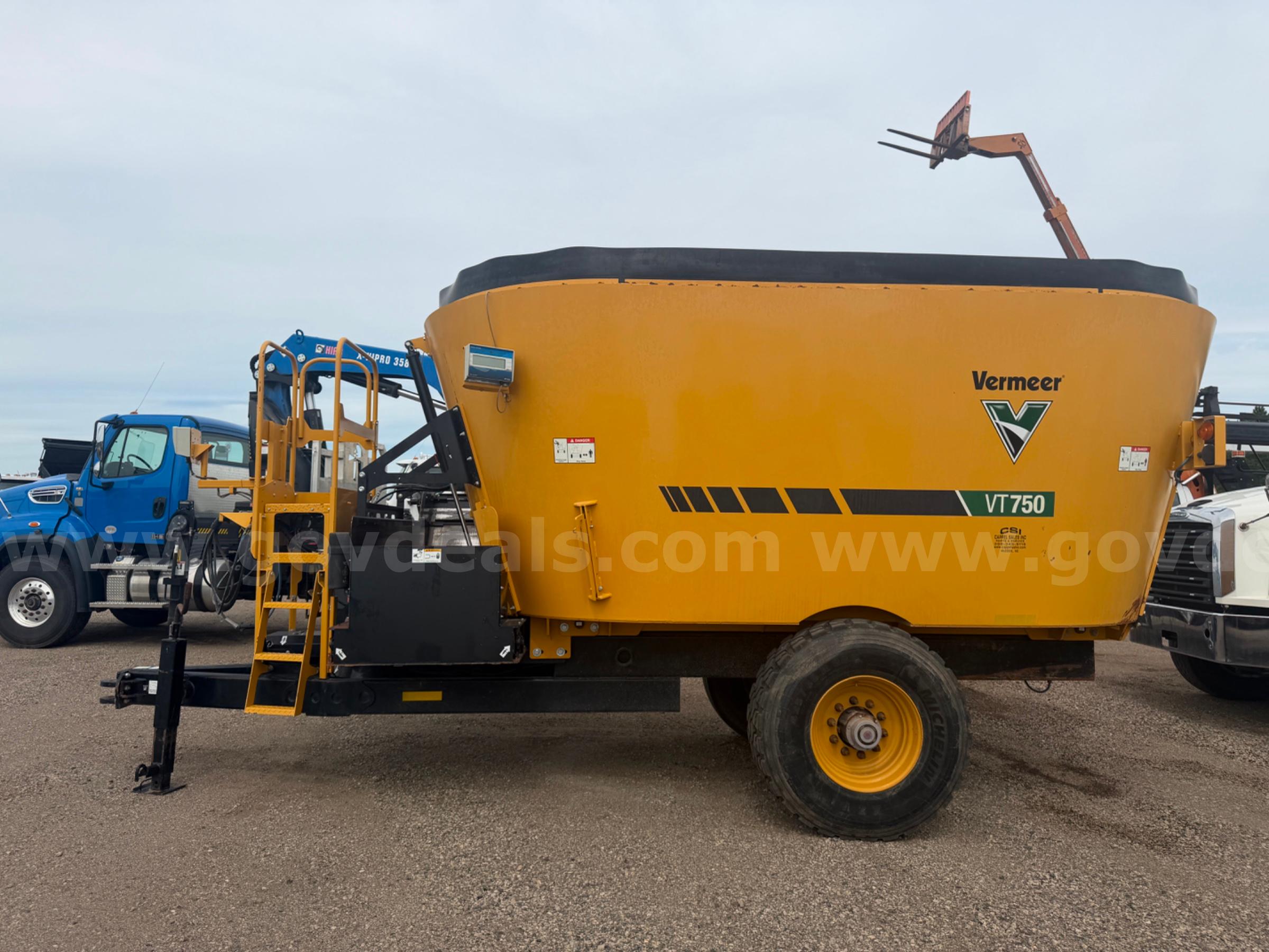 2023 VERMEER VT750 FEED / MIXER WAGON VERMEER VT750 Government Surplus Auction - Photo #6