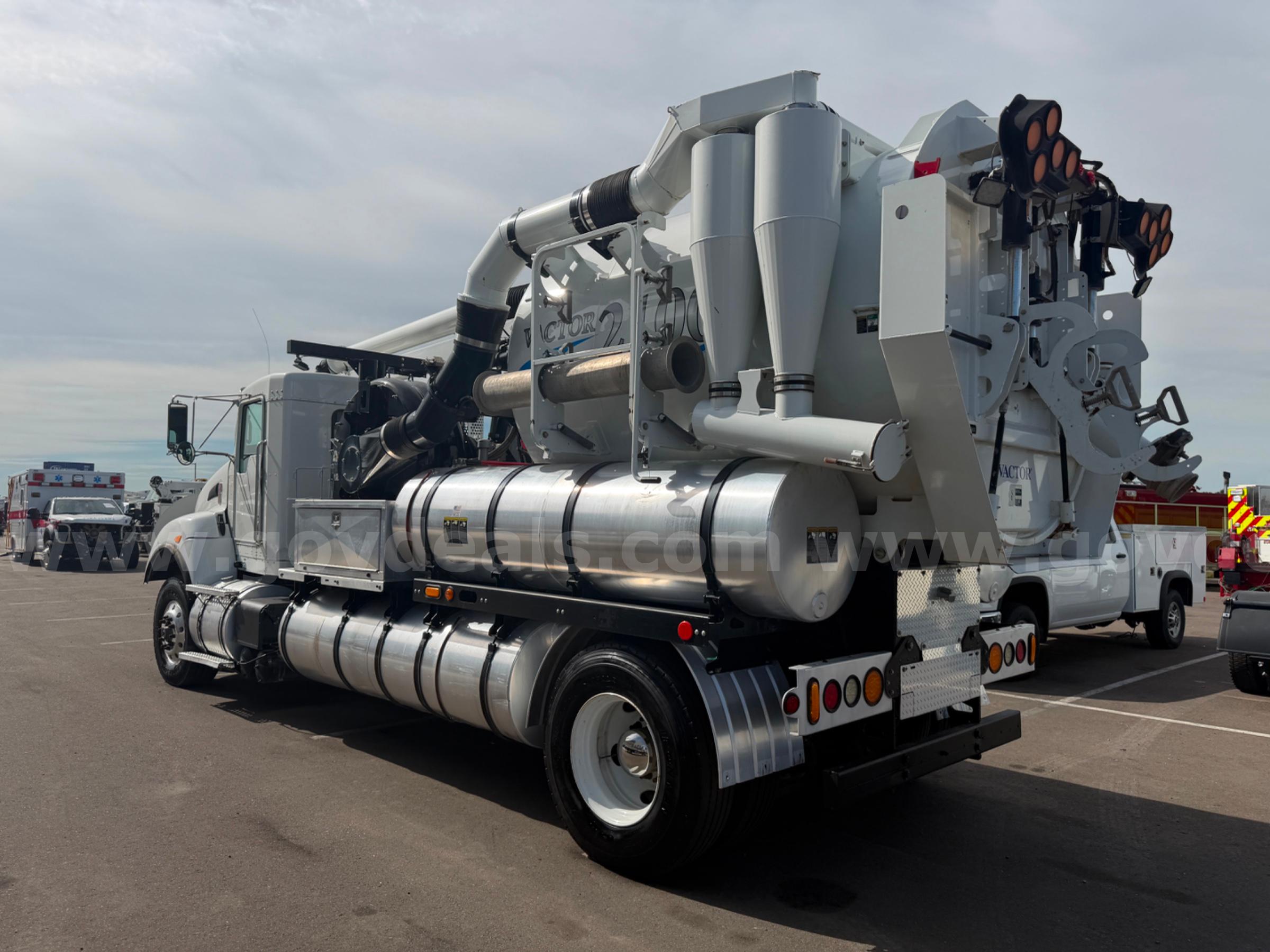 2016 KENWORTH T470 VACTOR 2100 PLUS VACUUM TANK KENWORTH T470 Government Surplus Auction - Photo #3