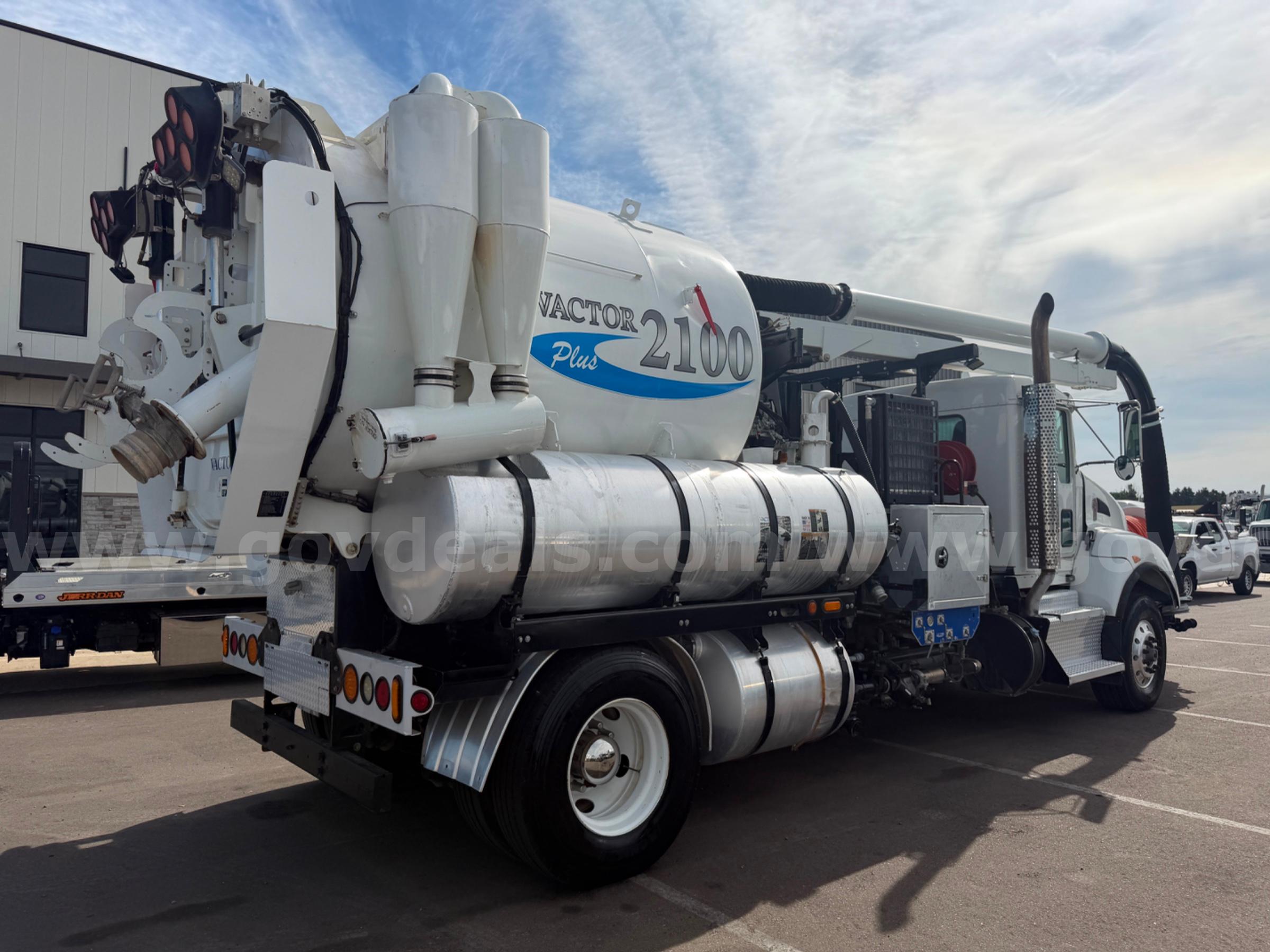 2016 KENWORTH T470 VACTOR 2100 PLUS VACUUM TANK KENWORTH T470 Government Surplus Auction - Photo #4