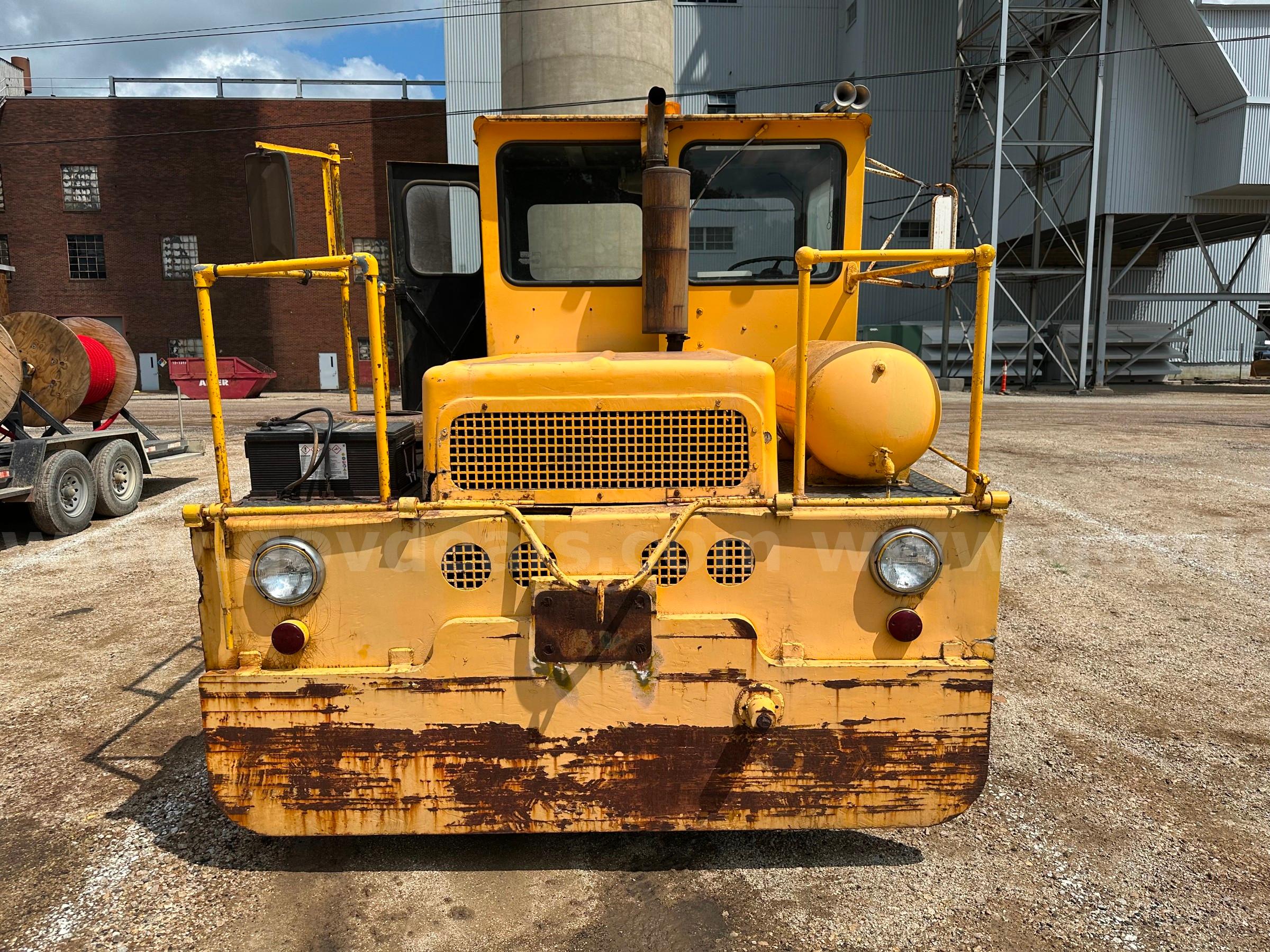 1964 Whiting Trackmobile Model 7TM Railcar Mover - Runs & Drives, Fully Operational GMC 7TM Government Surplus Auction - Photo #2