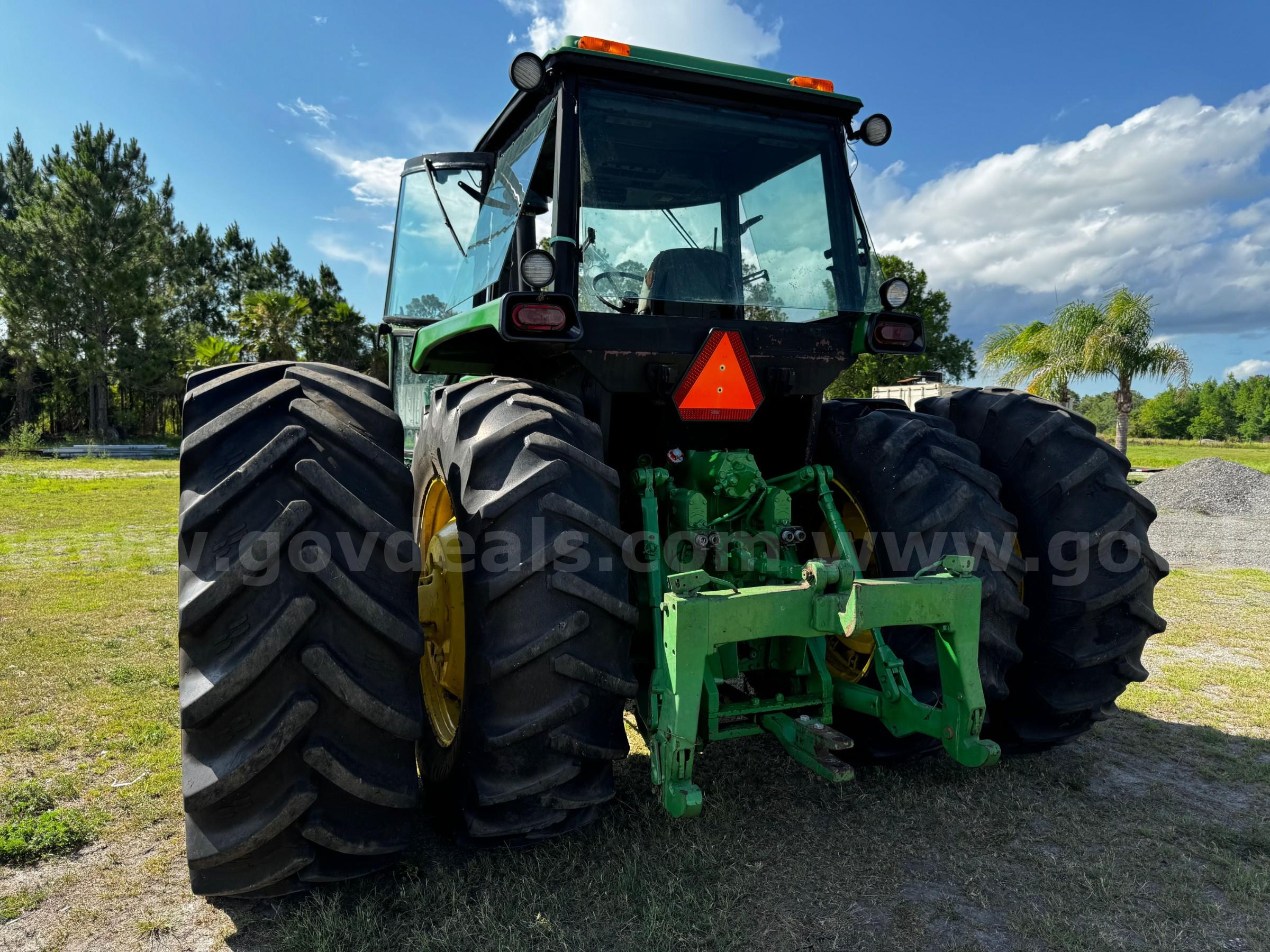 John Deere 4840 Tractor John Deere 4840 Government Surplus Auction - Photo #3