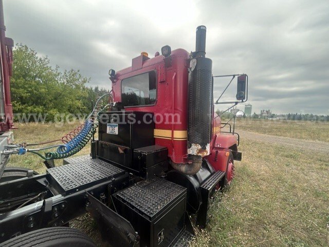 1991 Freightliner M915A2 Freightliner M915A2 Government Surplus Auction - Photo #3