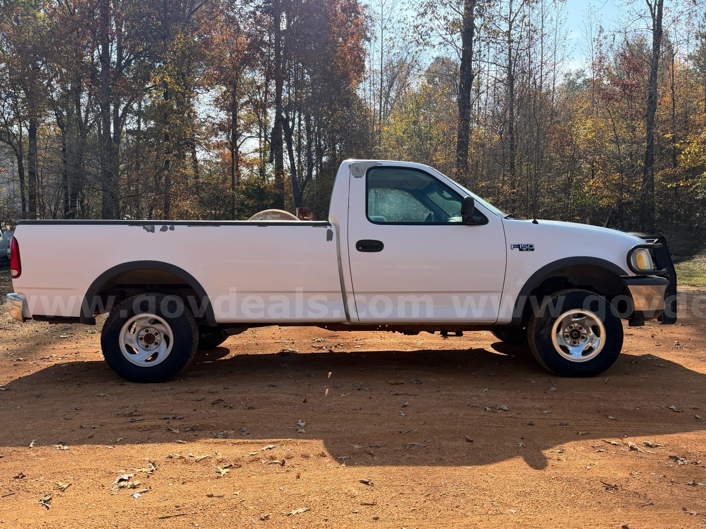 1997 Ford F-150 Reg. Cab Long Bed 4WD Ford F-150 Government Surplus Auction - Photo #5