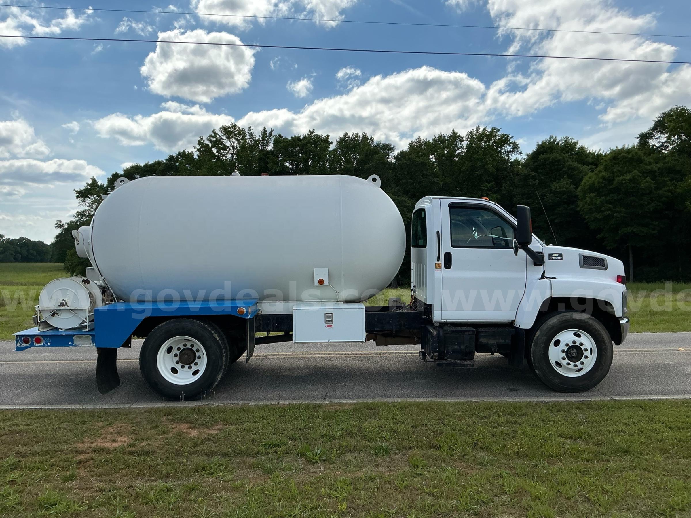 2004 Chevrolet C7C042 CAT C7 DIESEL Chevrolet C7C042 Government Surplus Auction - Photo #5
