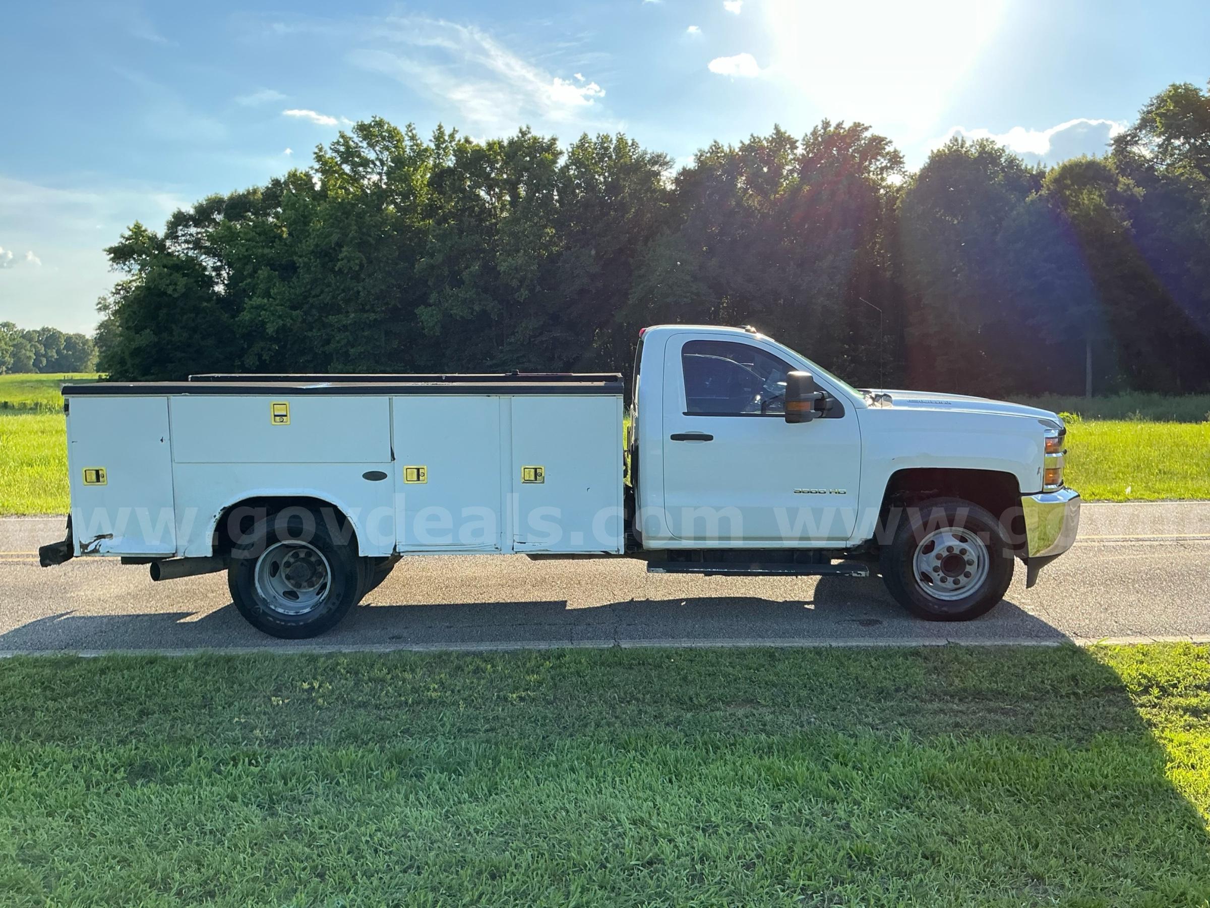 2016 Chevrolet Silverado 3500HD Duramax Diesel 2WD Chevrolet Silverado 3500HD Government Surplus Auction - Photo #5