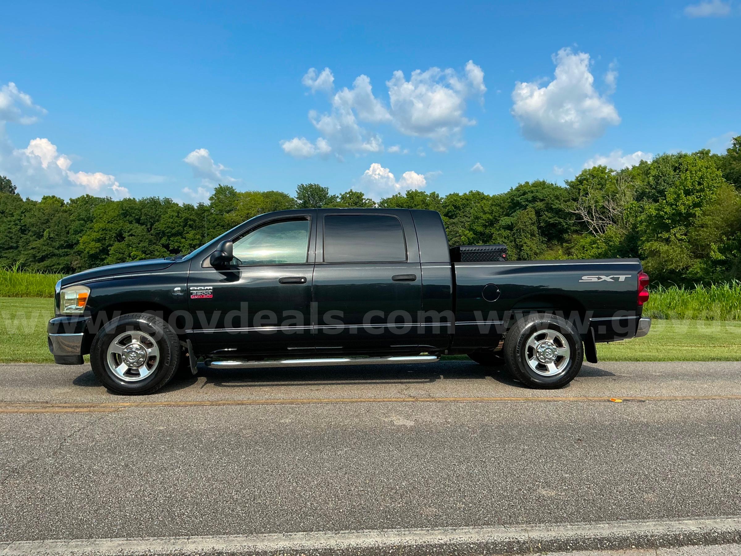 2009 Dodge Ram 2500 SXT Mega Cab CUMMINS DIESEL Dodge Ram 2500 Government Surplus Auction - Photo #3