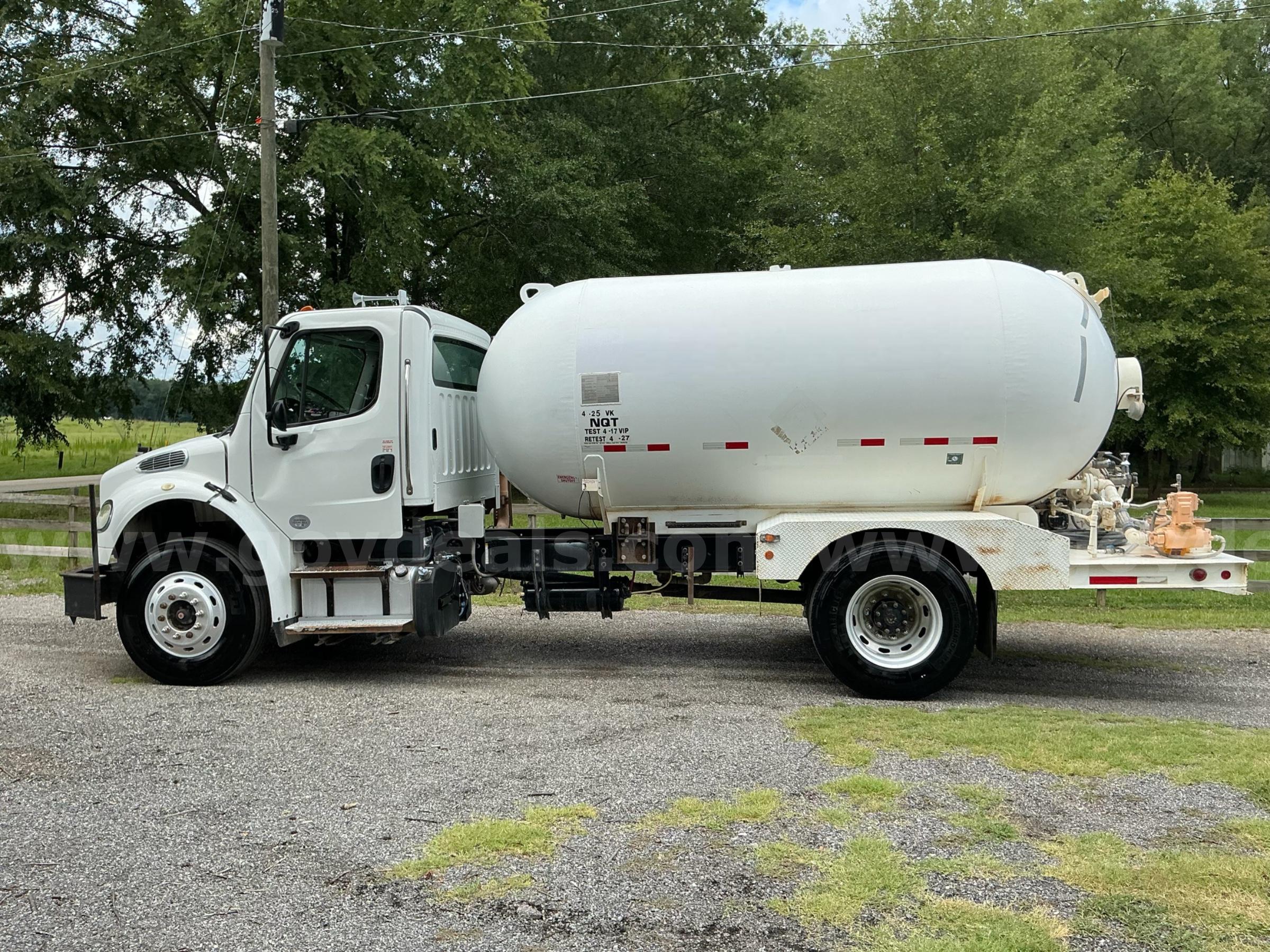 2012 Freightliner M2 106 Freightliner 106 Government Surplus Auction - Photo #2
