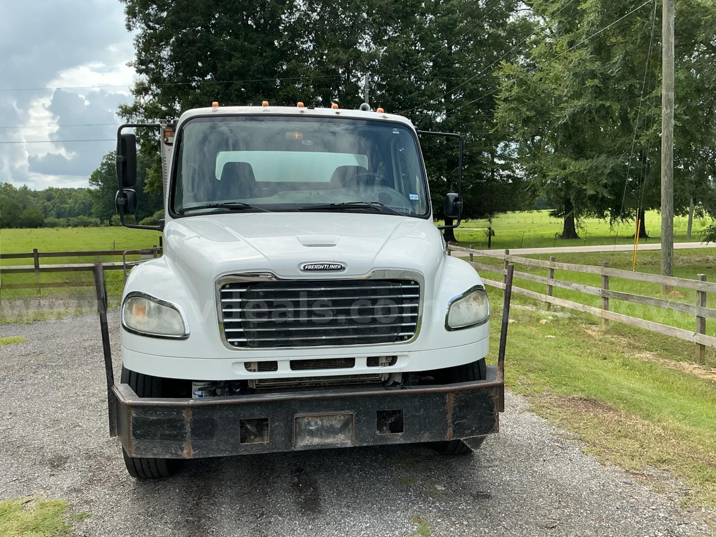 2012 Freightliner M2 106 Freightliner 106 Government Surplus Auction - Photo #5