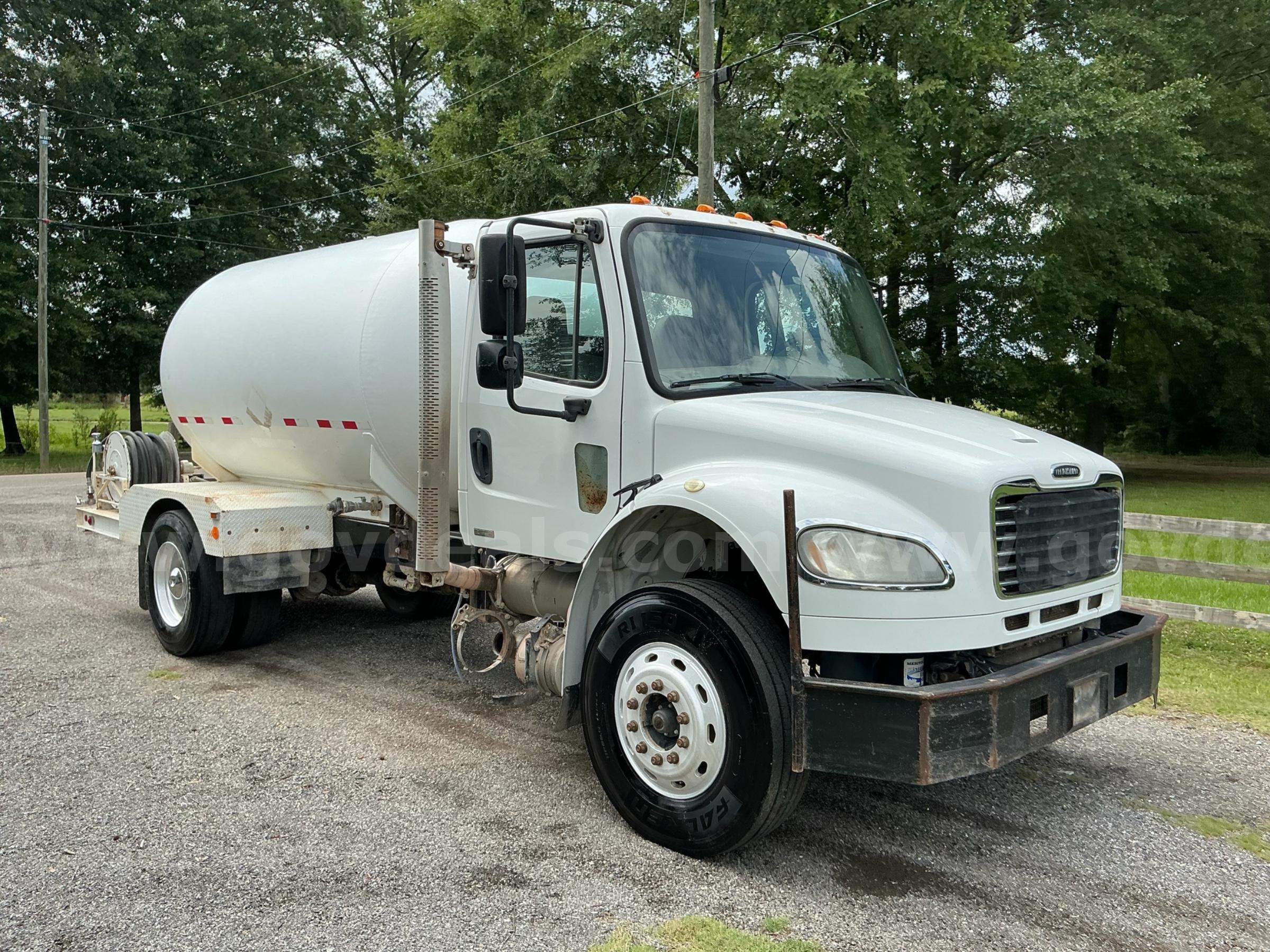 2012 Freightliner M2 106 Freightliner 106 Government Surplus Auction - Photo #6