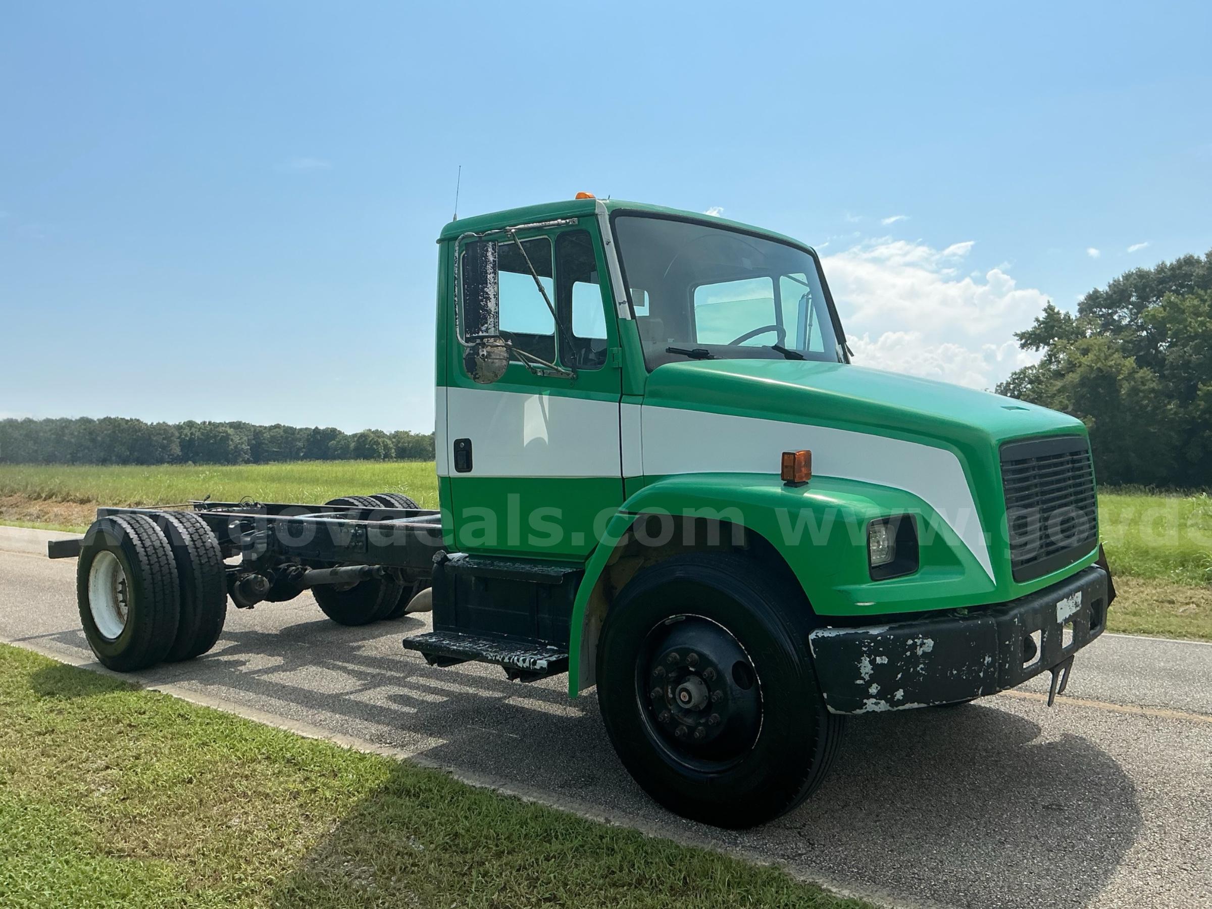 2004 Freightliner FL70 Cat Diesel Freightliner FL70 Government Surplus Auction - Photo #2
