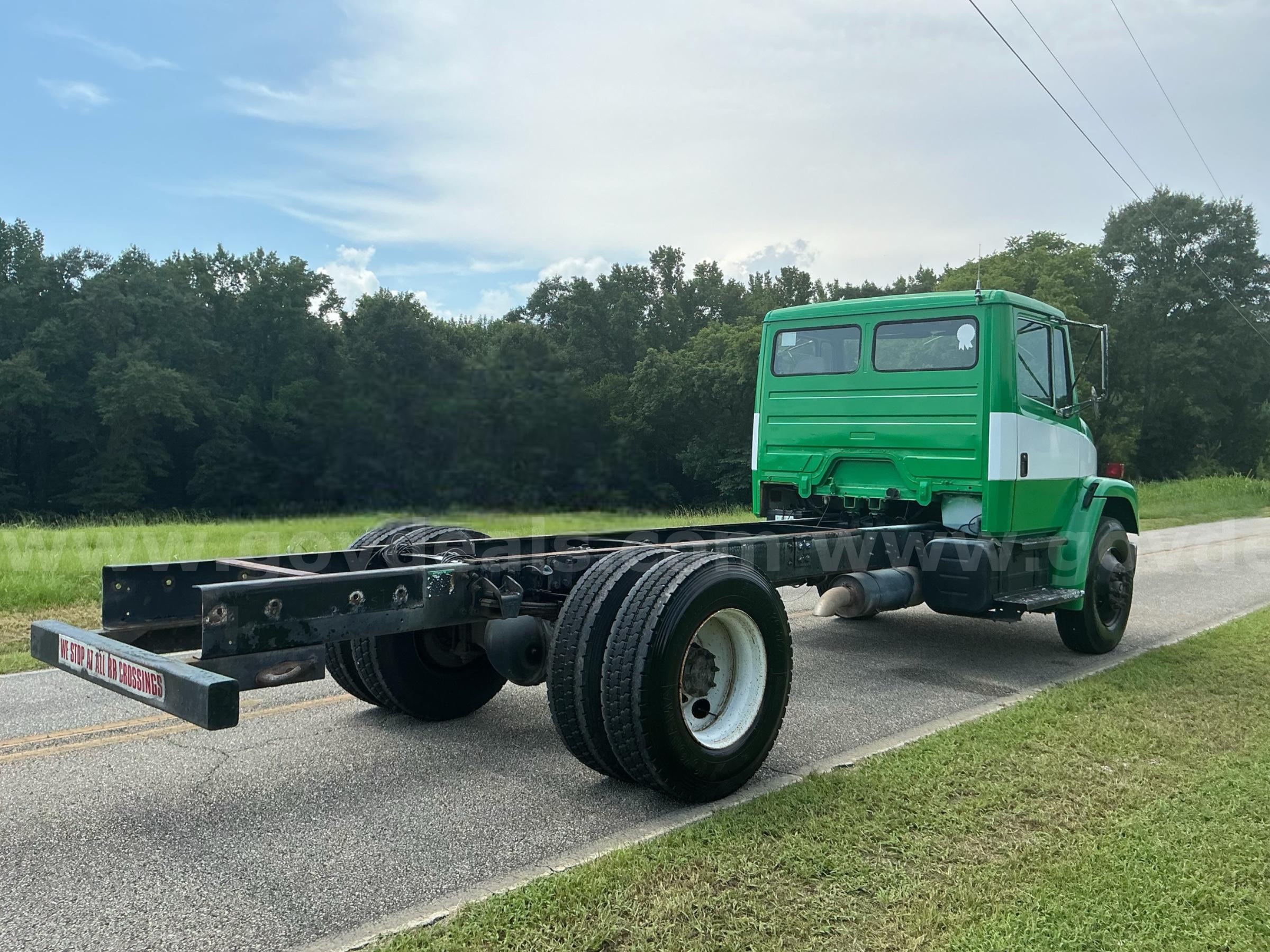 2004 Freightliner FL70 Cat Diesel Freightliner FL70 Government Surplus Auction - Photo #6