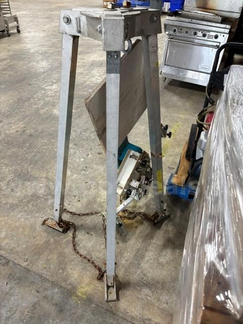 Tripod Manhole System Econo-Tex  Government Surplus Auction - Photo #2