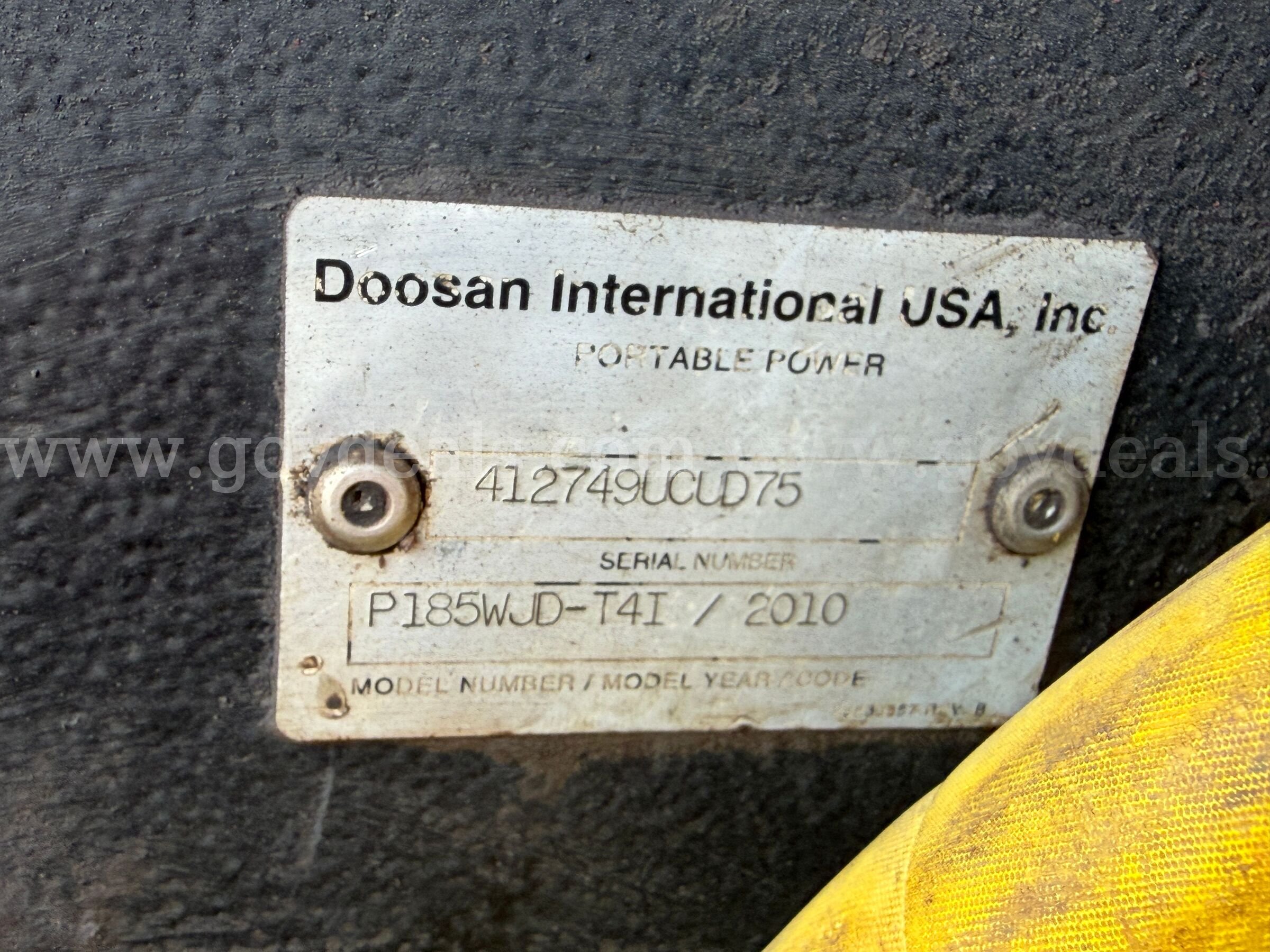 Ingersoll Rand Trailer Compressor John Deere/4024T Ingersoll Rand 4024T Government Surplus Auction - Photo #3