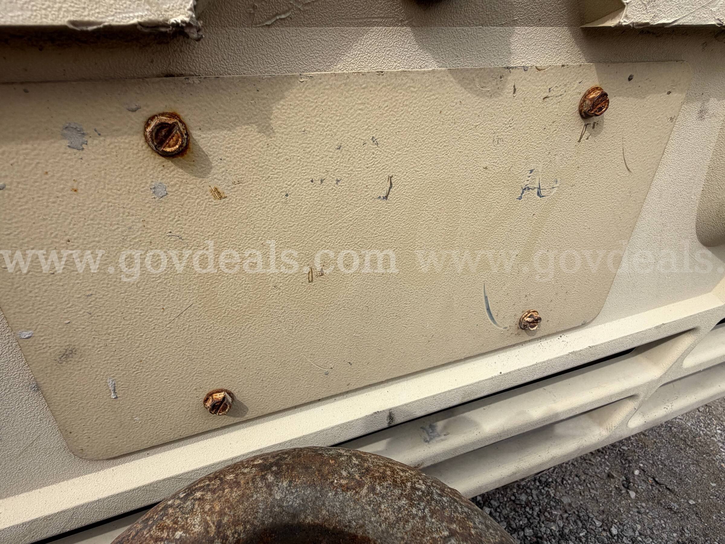 Ingersoll Rand Trailer Compressor John Deere/4024T Ingersoll Rand 4024T Government Surplus Auction - Photo #5