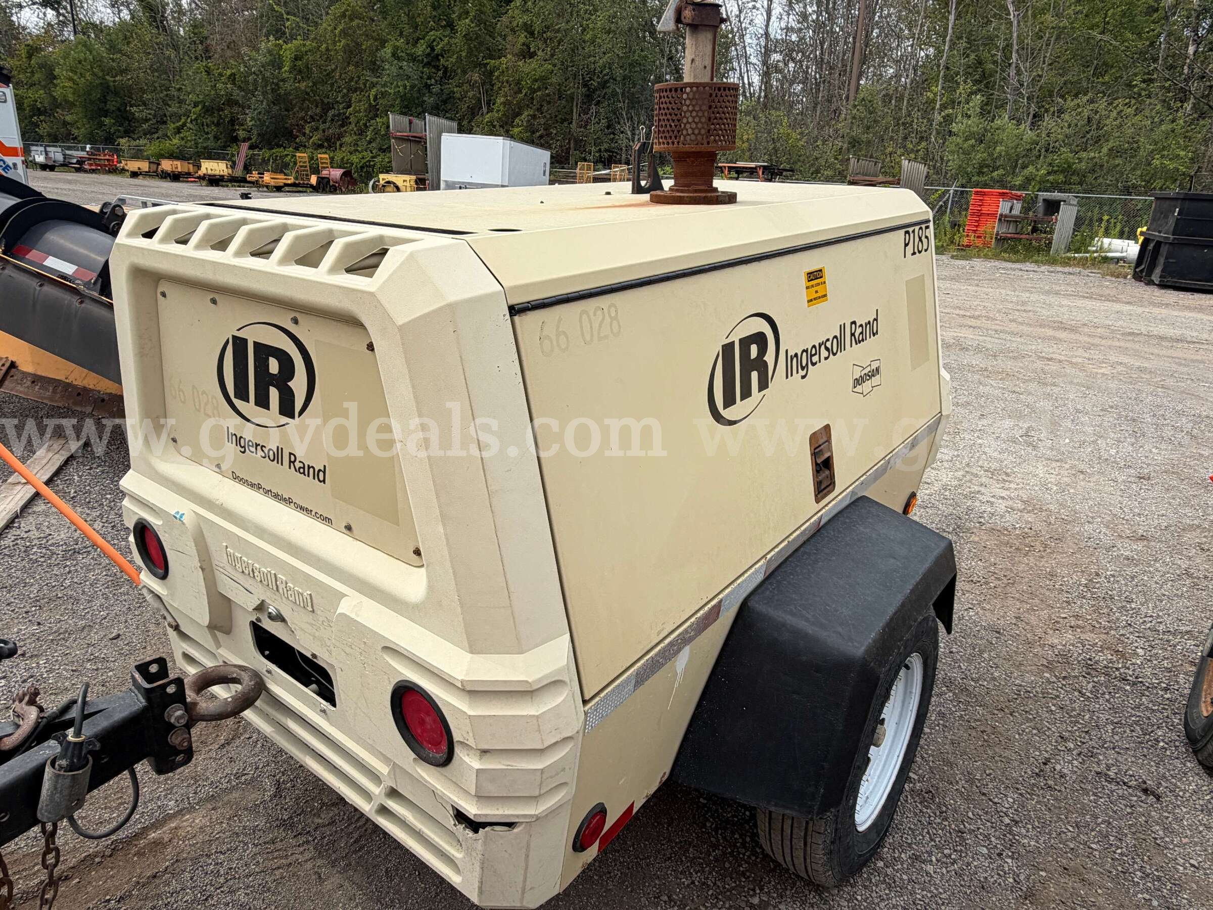 Ingersoll Rand Trailer Compressor John Deere/4024T Ingersoll Rand / John Deere 4024T Government Surplus Auction - Photo #4