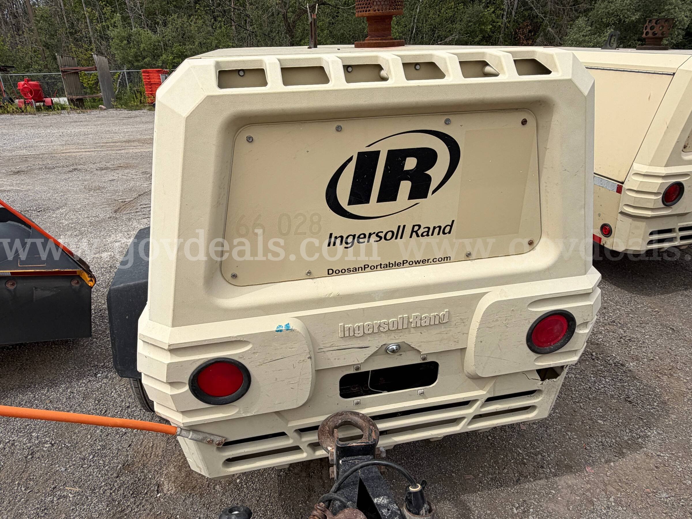 Ingersoll Rand Trailer Compressor John Deere/4024T Ingersoll Rand / John Deere 4024T Government Surplus Auction - Photo #5