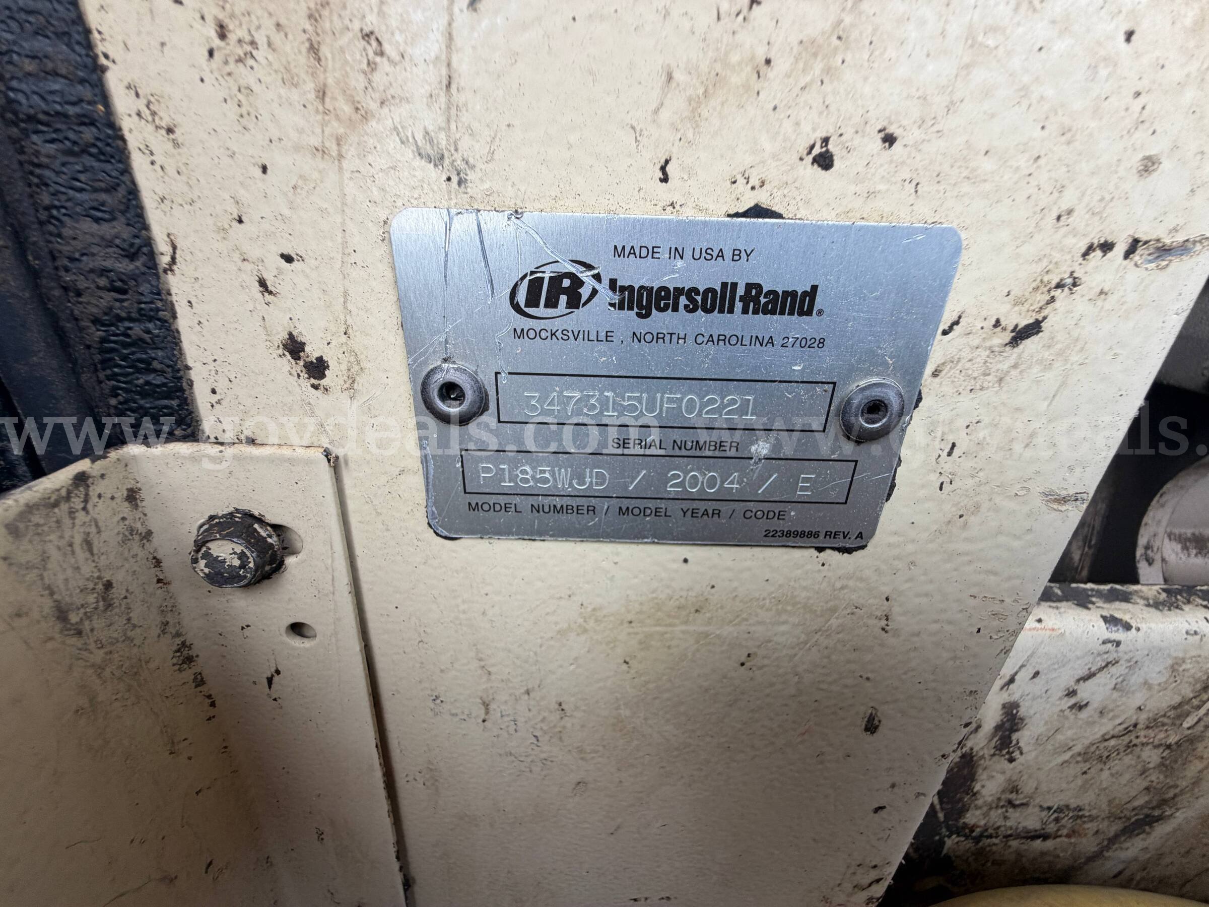 Ingersoll Rand Trailer Compressor John Deere/4024T Ingersoll Rand 4024T Government Surplus Auction - Photo #4