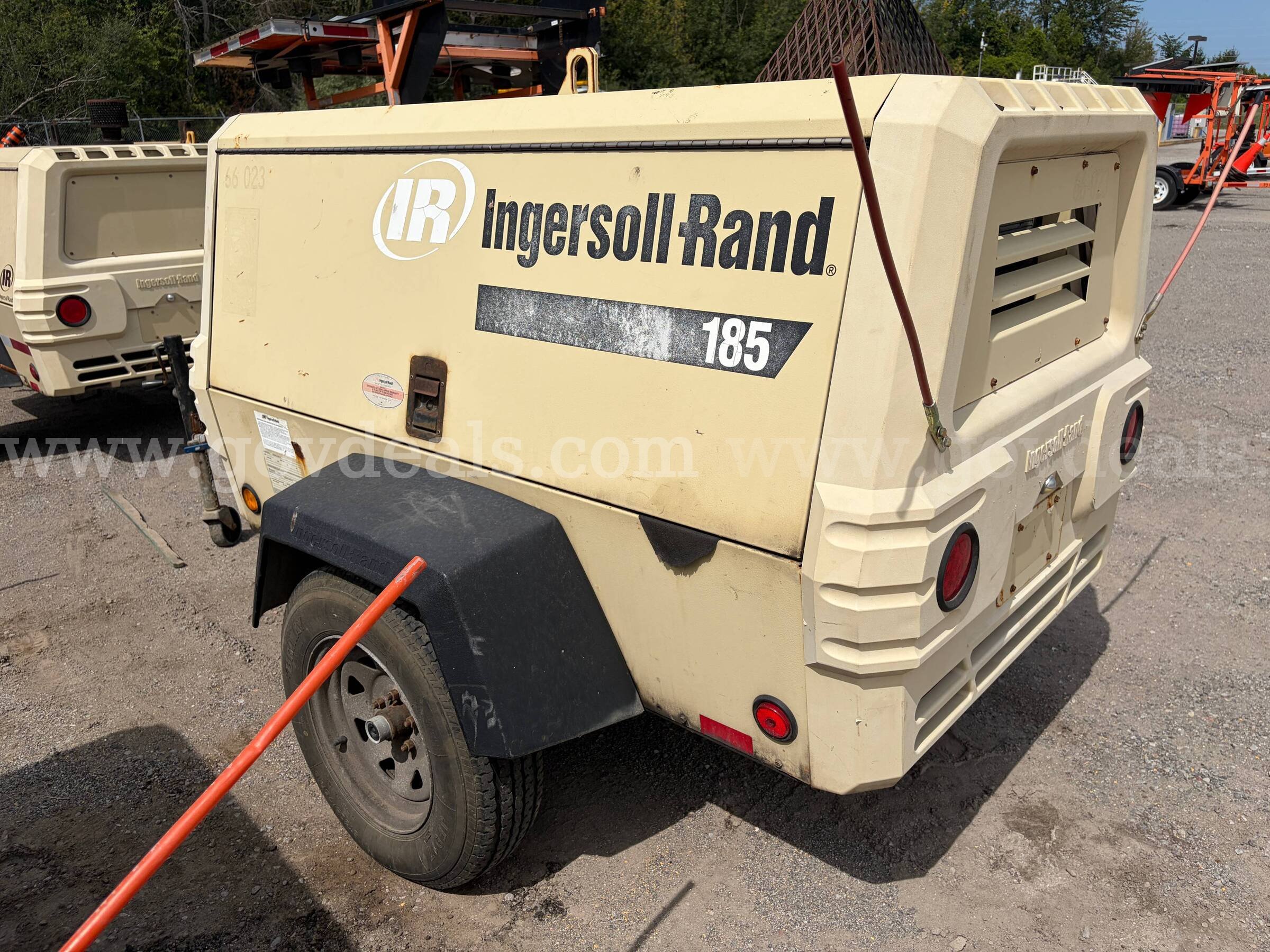 Ingersoll Rand Trailer Compressor John Deere/4024T Ingersoll Rand 4024T Government Surplus Auction - Photo #2