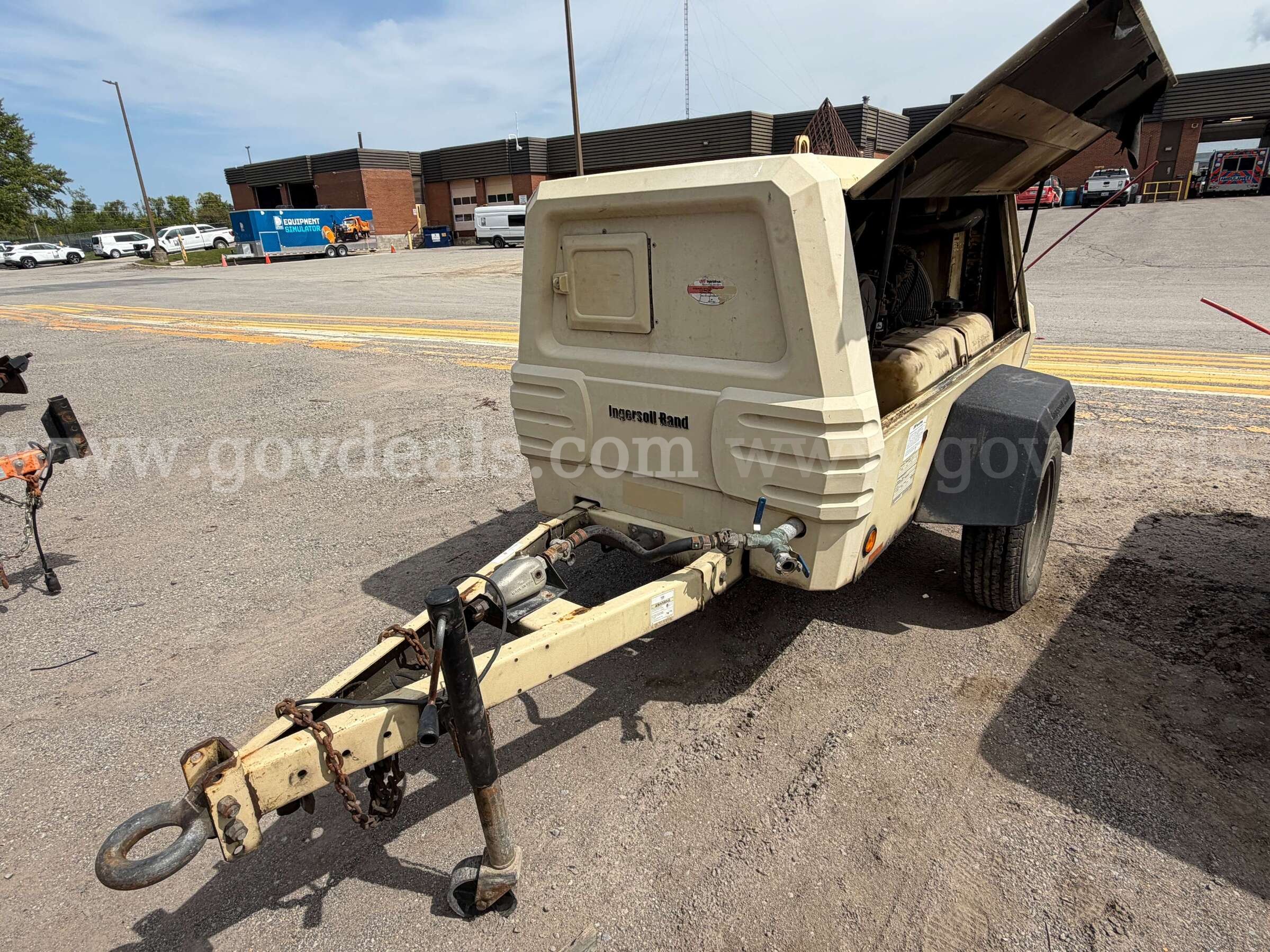 Ingersoll Rand Trailer Compressor John Deere/4024T Ingersoll Rand 4024T Government Surplus Auction - Photo #5