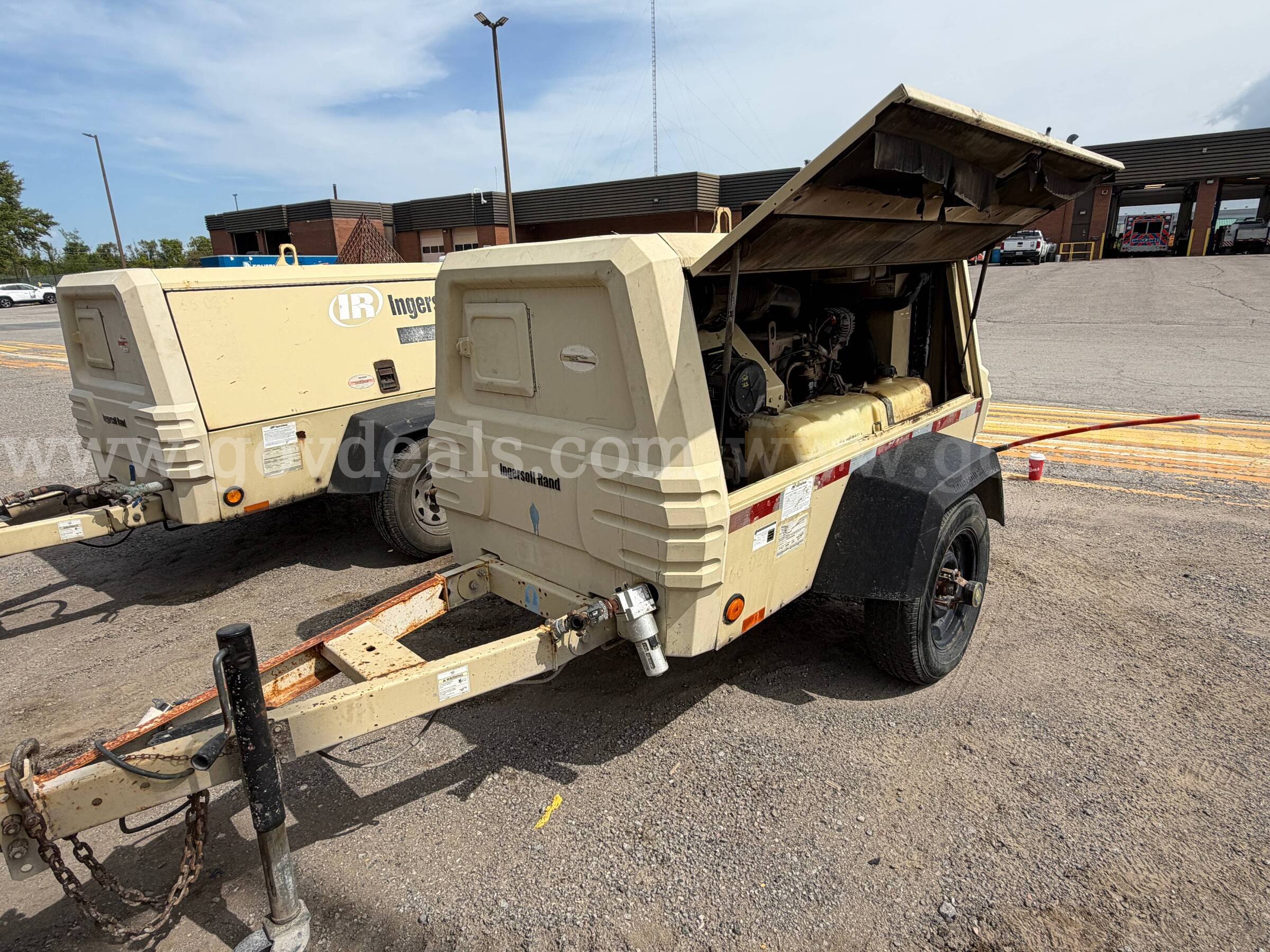 Ingersoll Rand Trailer Compressor John Deere/4024T Ingersoll Rand 4024T Government Surplus Auction - Photo #4
