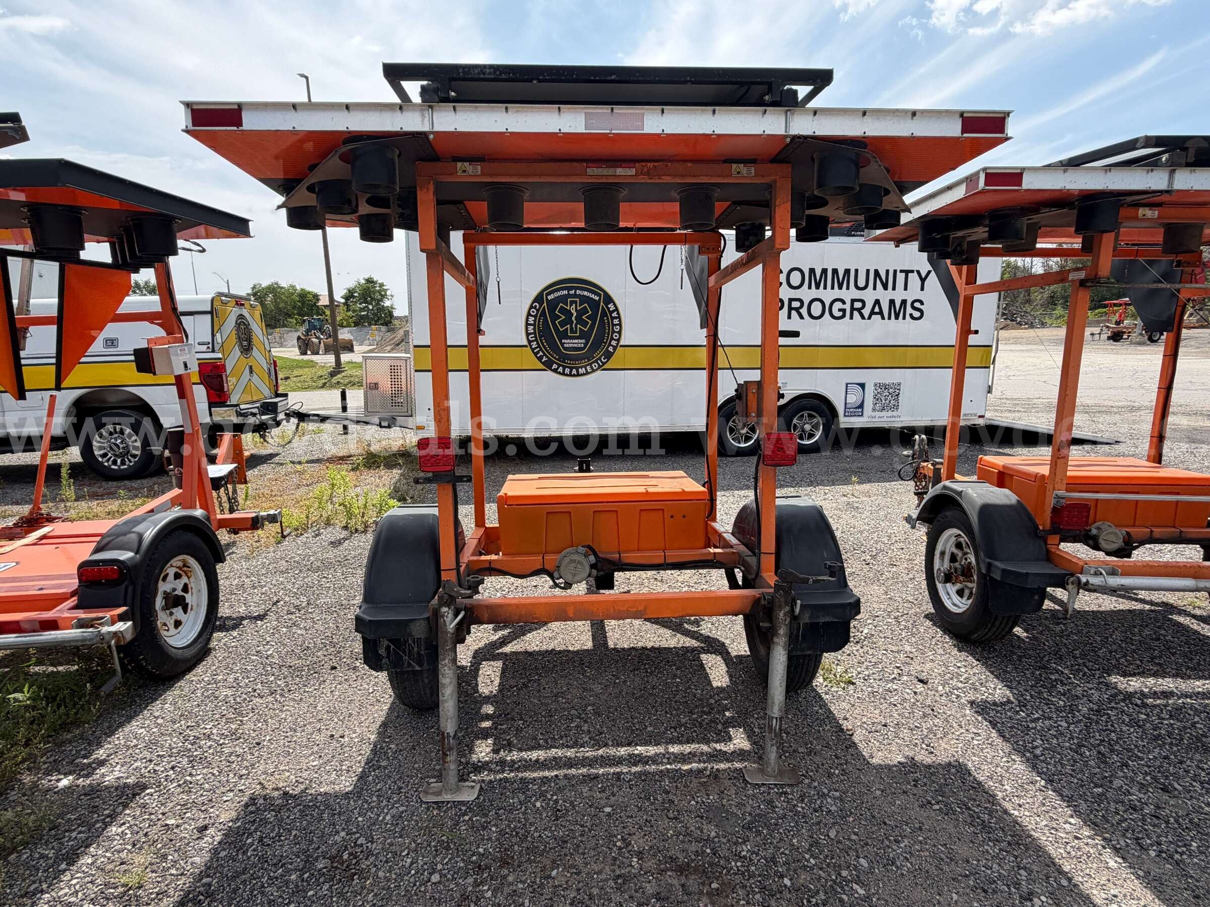 Arrow Board Traffic Trailer Folding Display VER-MAC GVWR Government Surplus Auction - Photo #4