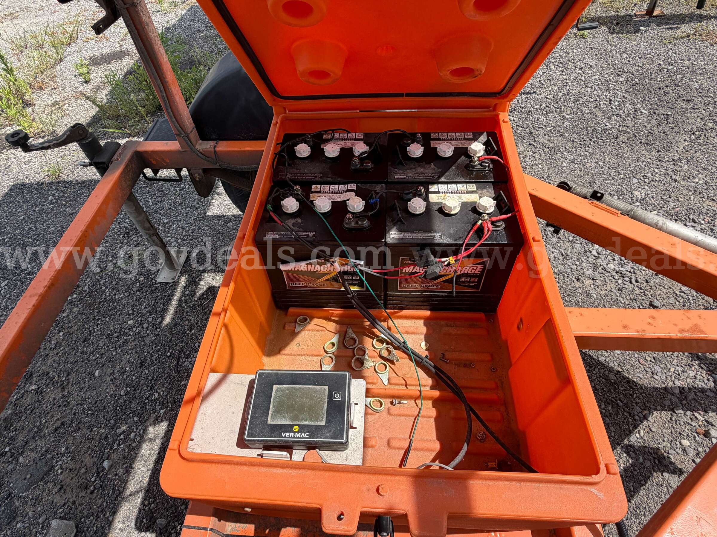 Arrow Board Traffic Trailer Folding Display VER-MAC GVWR Government Surplus Auction - Photo #5