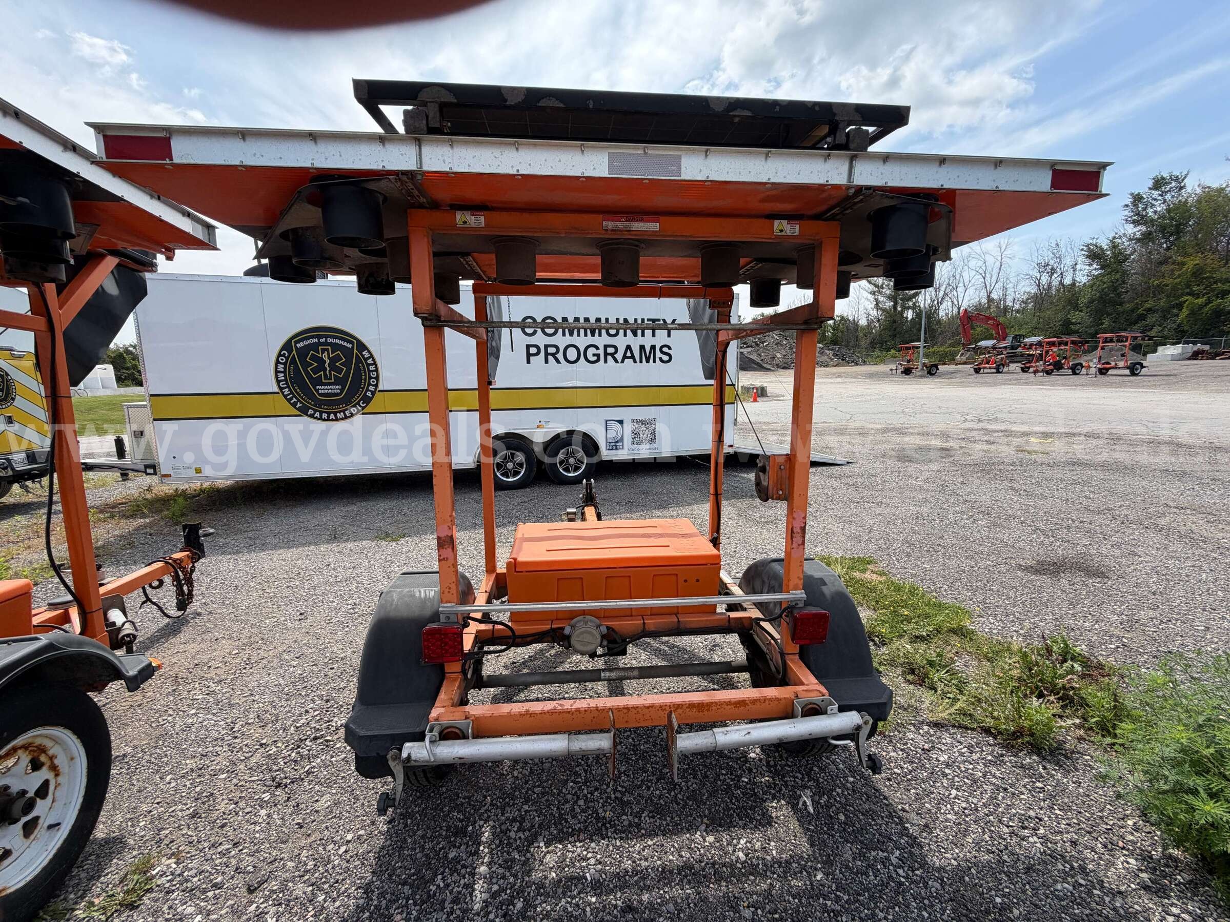 Arrow Board Traffic Trailer Folding Display VER-MAC GVWR Government Surplus Auction - Photo #3
