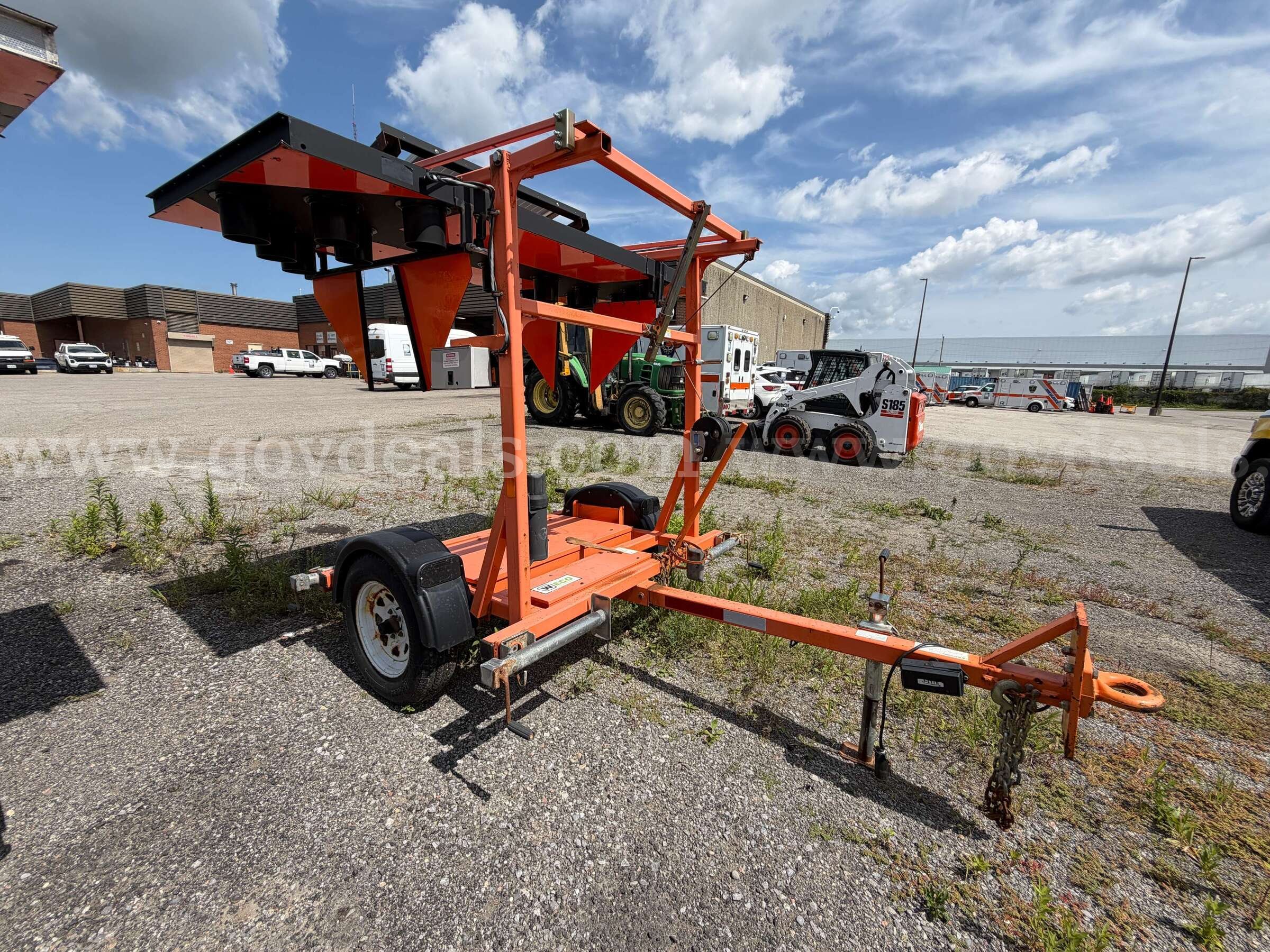 Arrow Board Traffic Trailer Folding Display Wanco Inc.  Government Surplus Auction - Photo #2