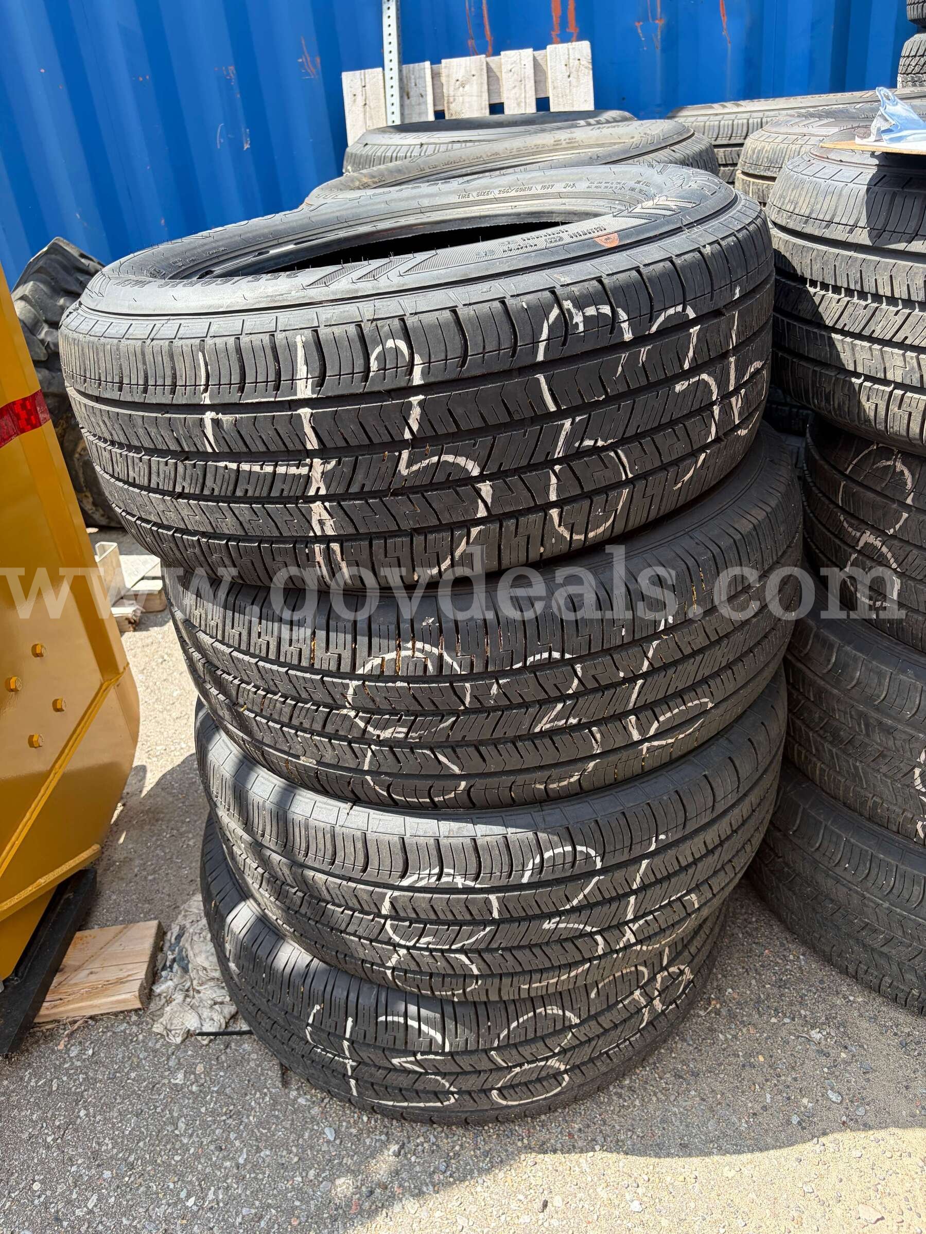 lot of 4 GoodYear Eagle Enforcer Tires 225/60 R18 GoodYear 225 Government Surplus Auction - Photo #4