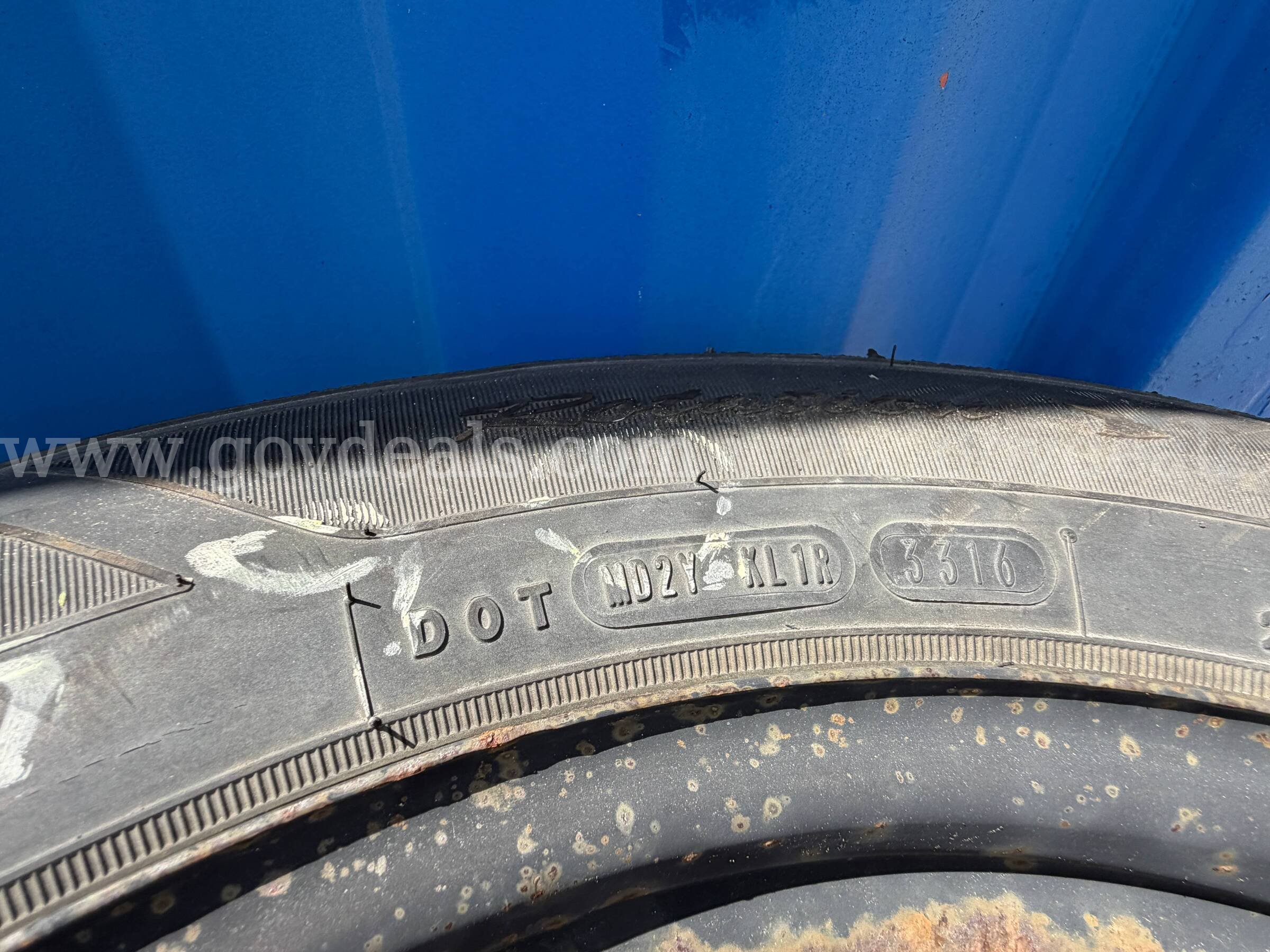 lot of 8 GoodYear Ultra Grip Winter Tires 225/65 R17 Good Year 225 Government Surplus Auction - Photo #3