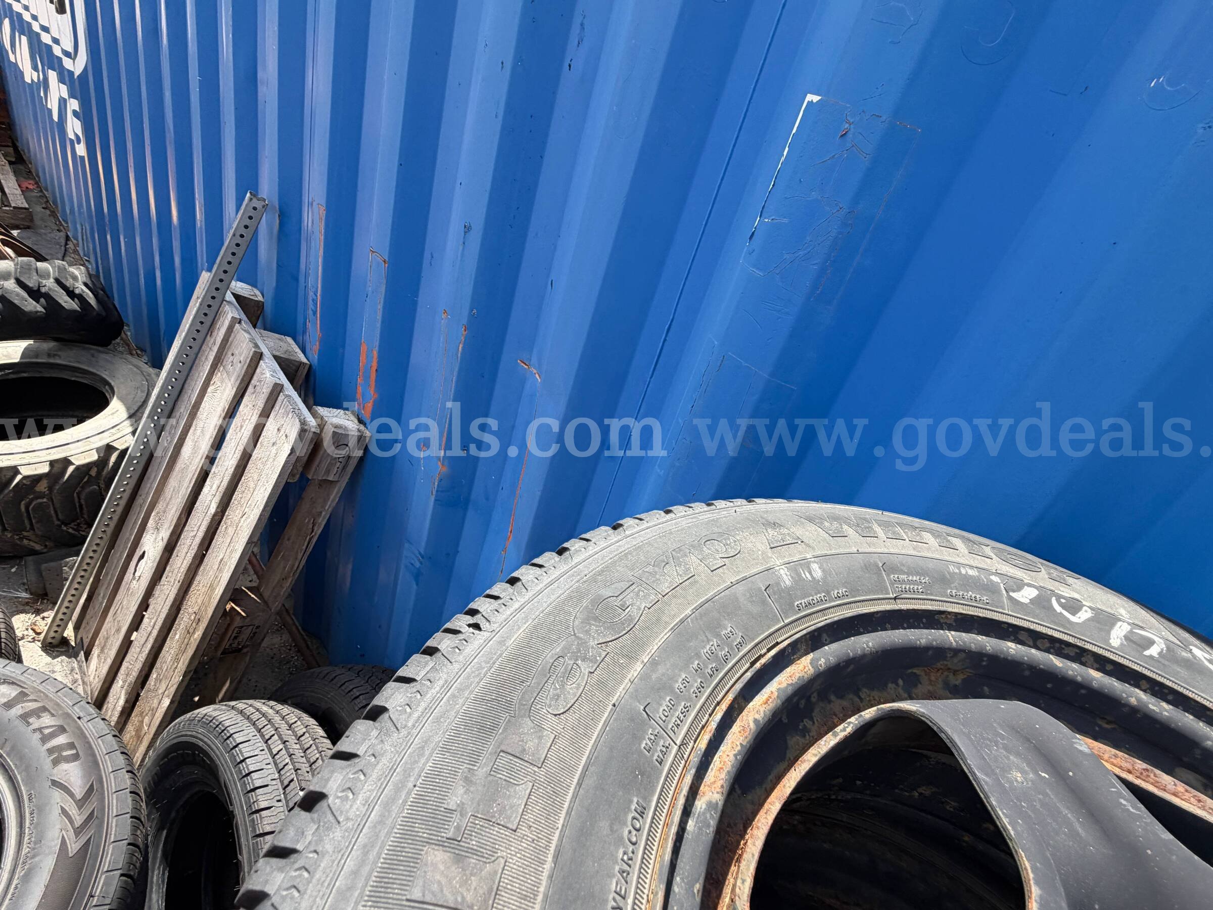 lot of 8 GoodYear Ultra Grip Winter Tires 225/65 R17 Good Year 225 Government Surplus Auction - Photo #4