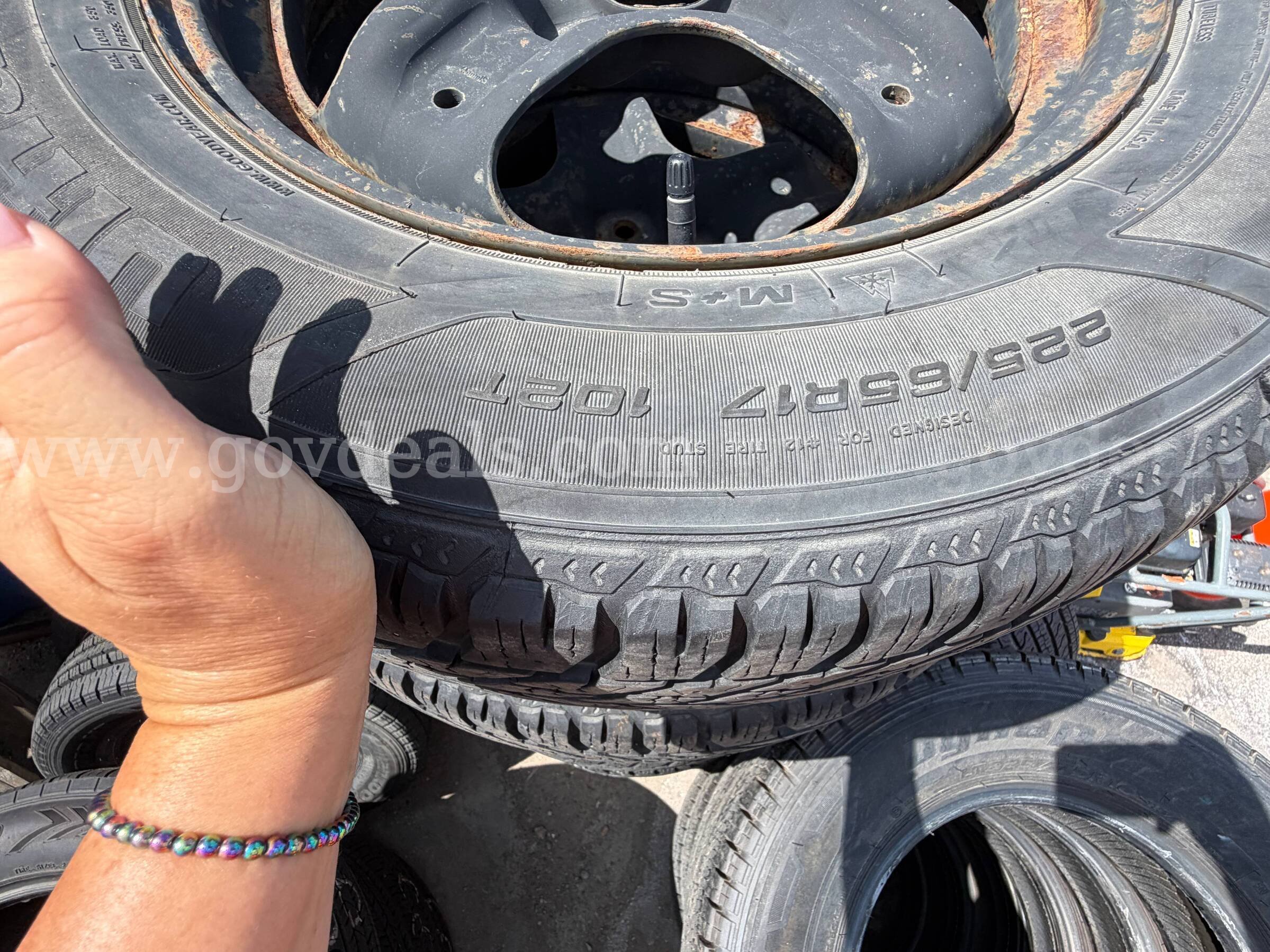 lot of 8 GoodYear Ultra Grip Winter Tires 225/65 R17 Good Year 225 Government Surplus Auction - Photo #6